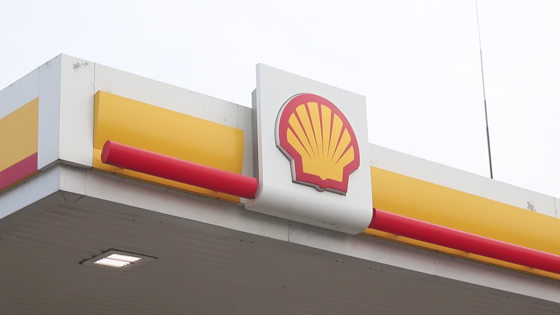 Shell gas station In Saint Petersburg