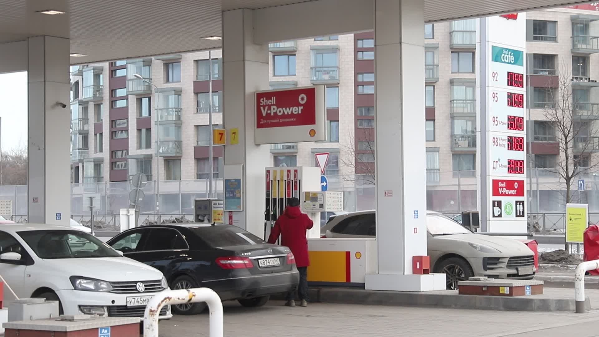 Shell gas station In Saint Petersburg