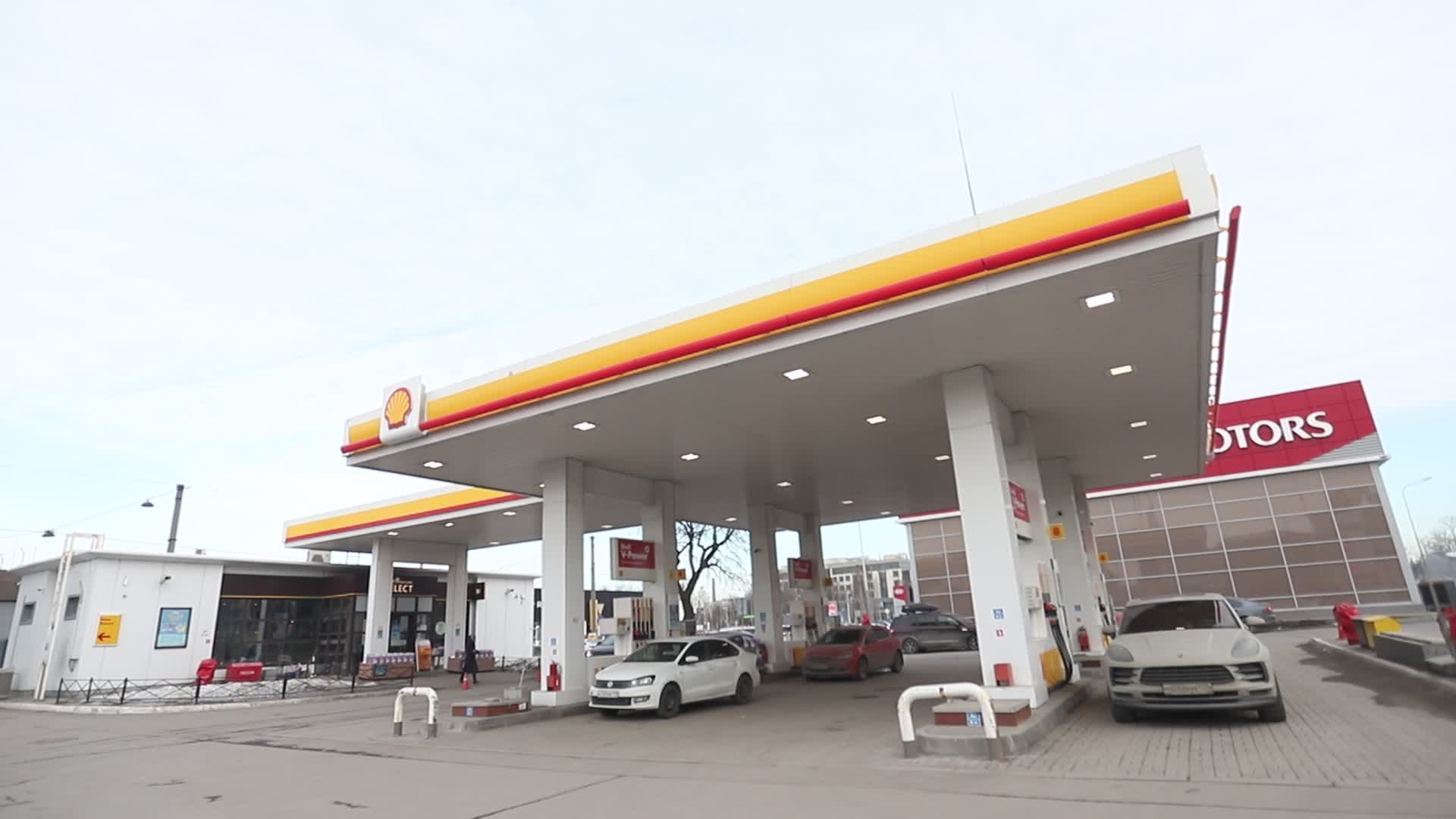 Shell gas station In Saint Petersburg