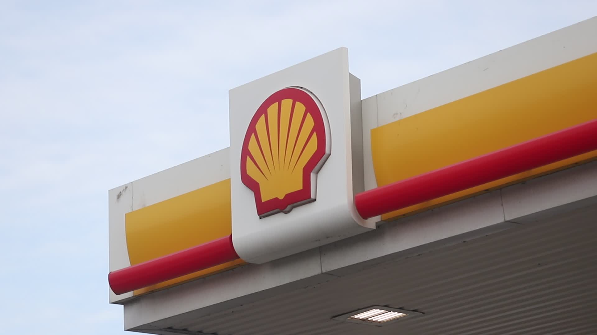 Shell gas station In Saint Petersburg
