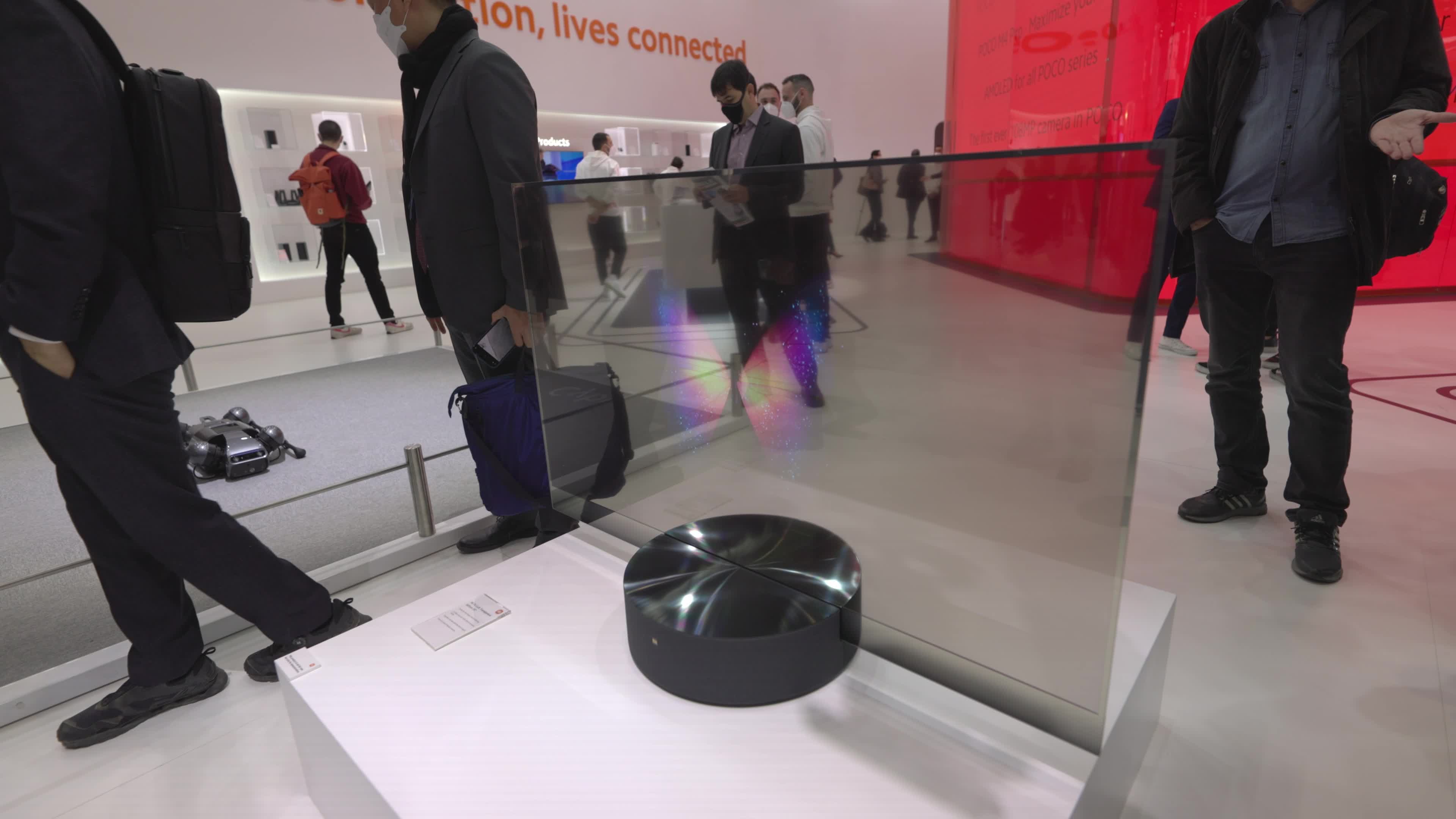 Xiaomi Mi Tv LUX Transparent edition,