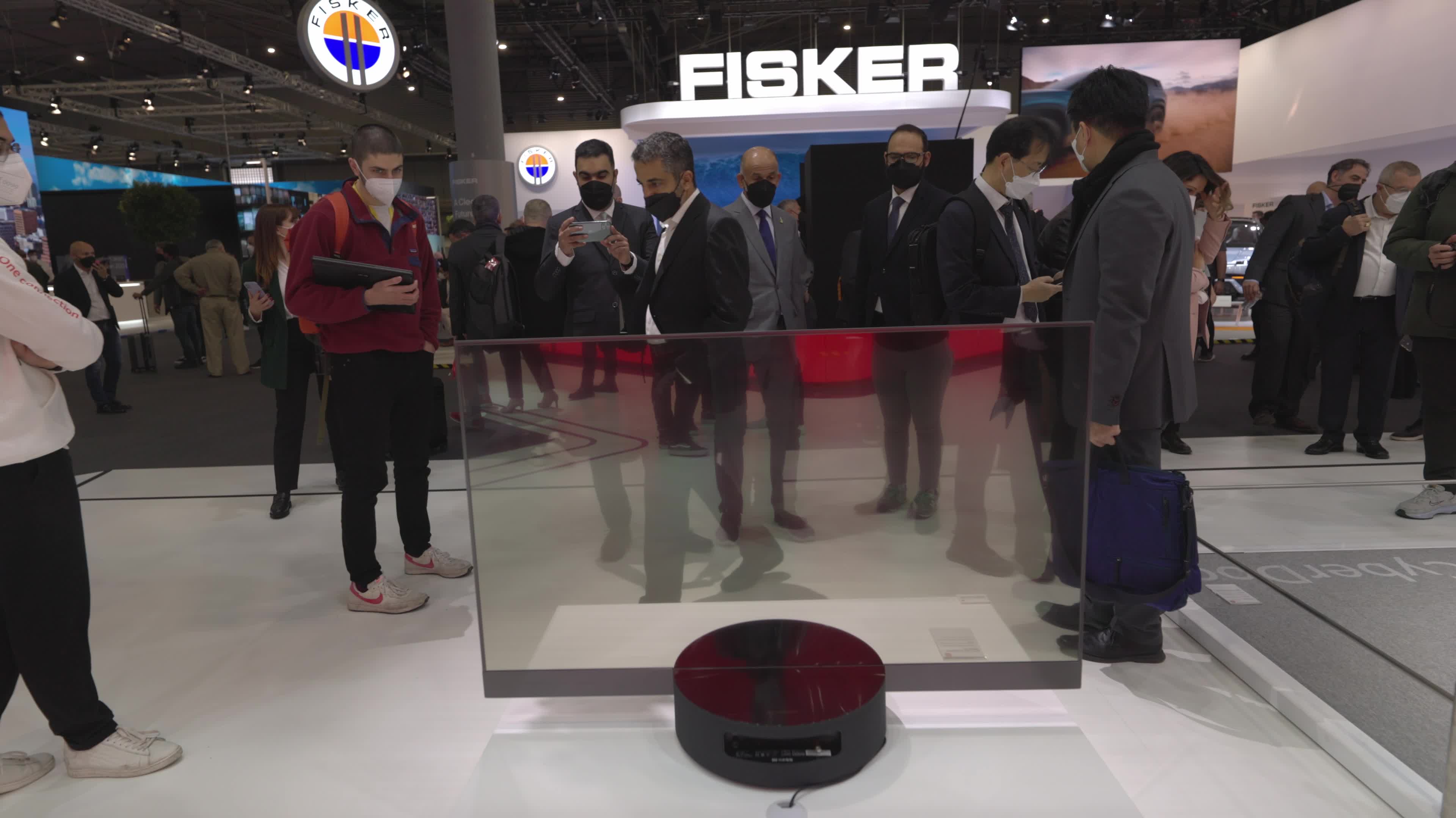 Xiaomi Mi Tv LUX Transparent edition,