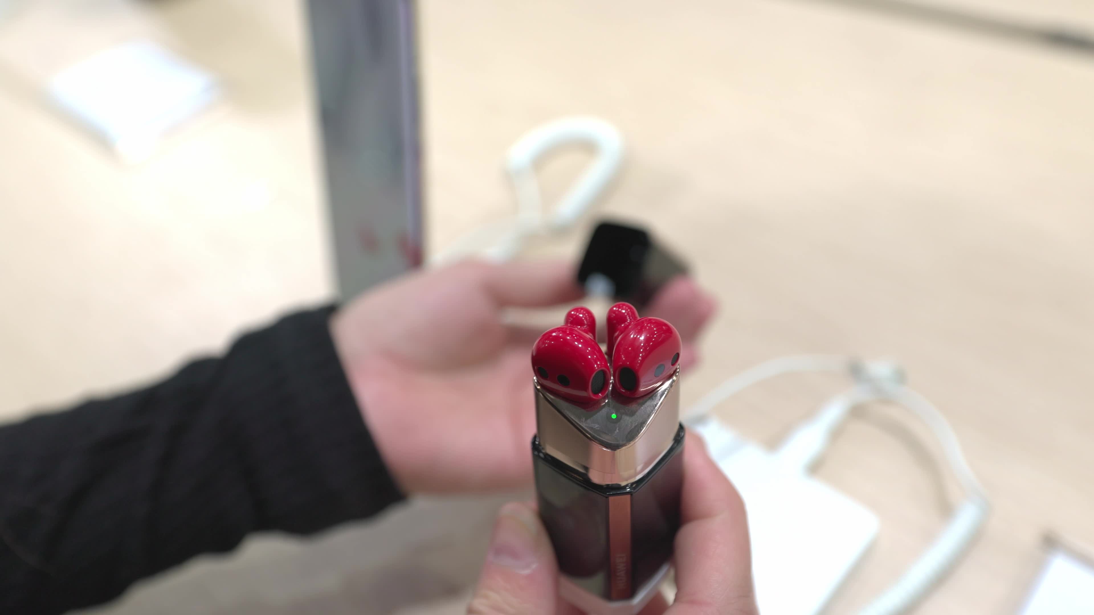 Huawei FreeBuds Lipstick