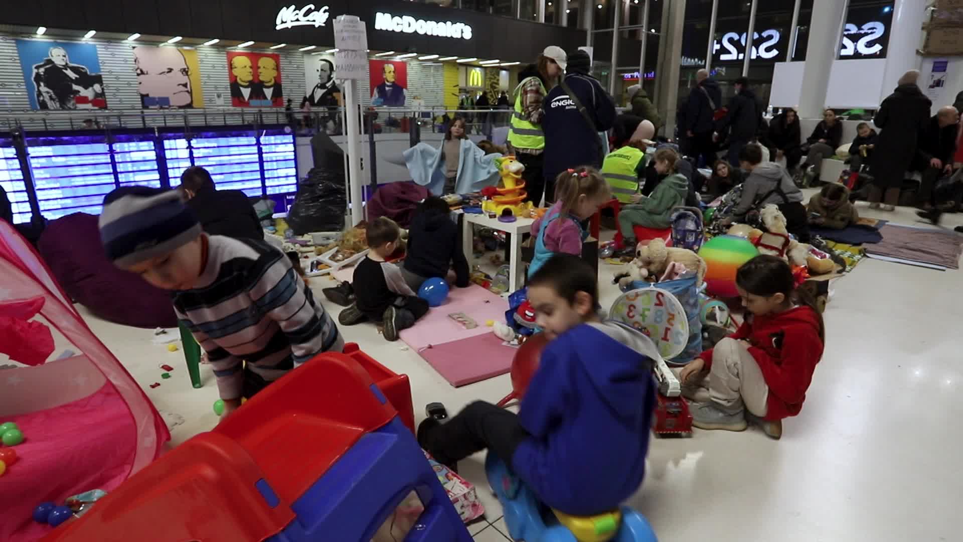 Refugees from Ukraine camp at the Warsaw Central Railway Station