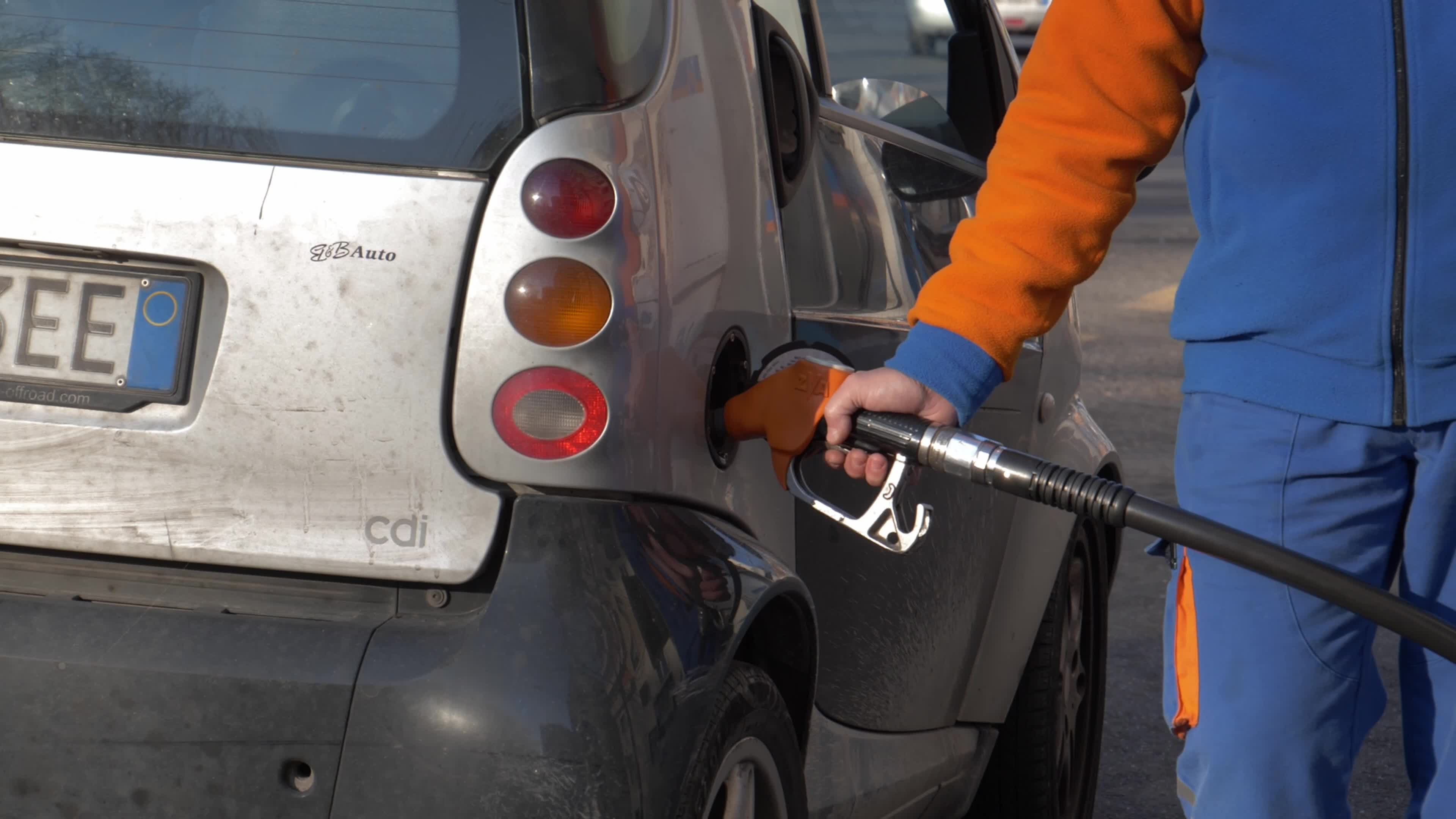 Petrol, diesel prices continue to rise