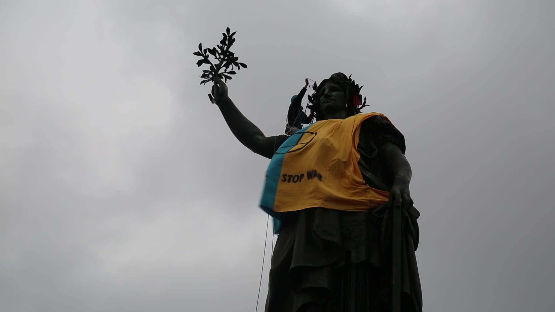Paris Climate March Gathered Thousands Before The Country’s Presidential Election