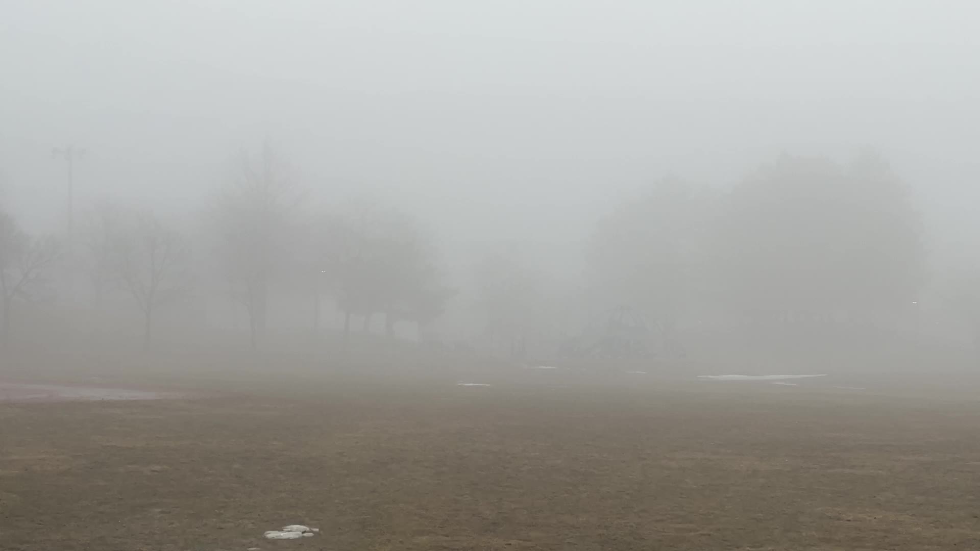 Thick fog covers the city of Toronto 