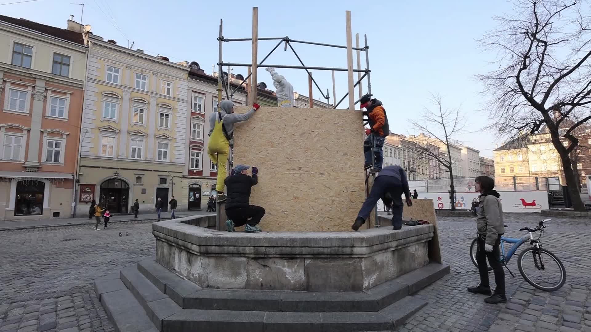 Statues and latin church protection in Lviv amid Russian invasion