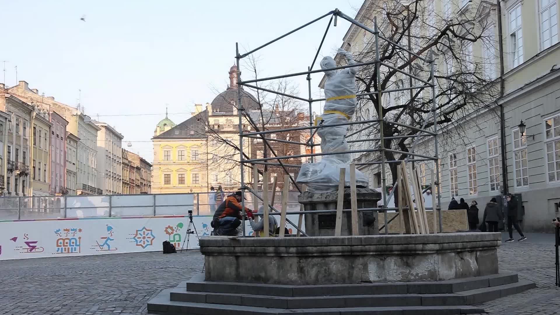 Statues and latin church protection in Lviv amid Russian invasion