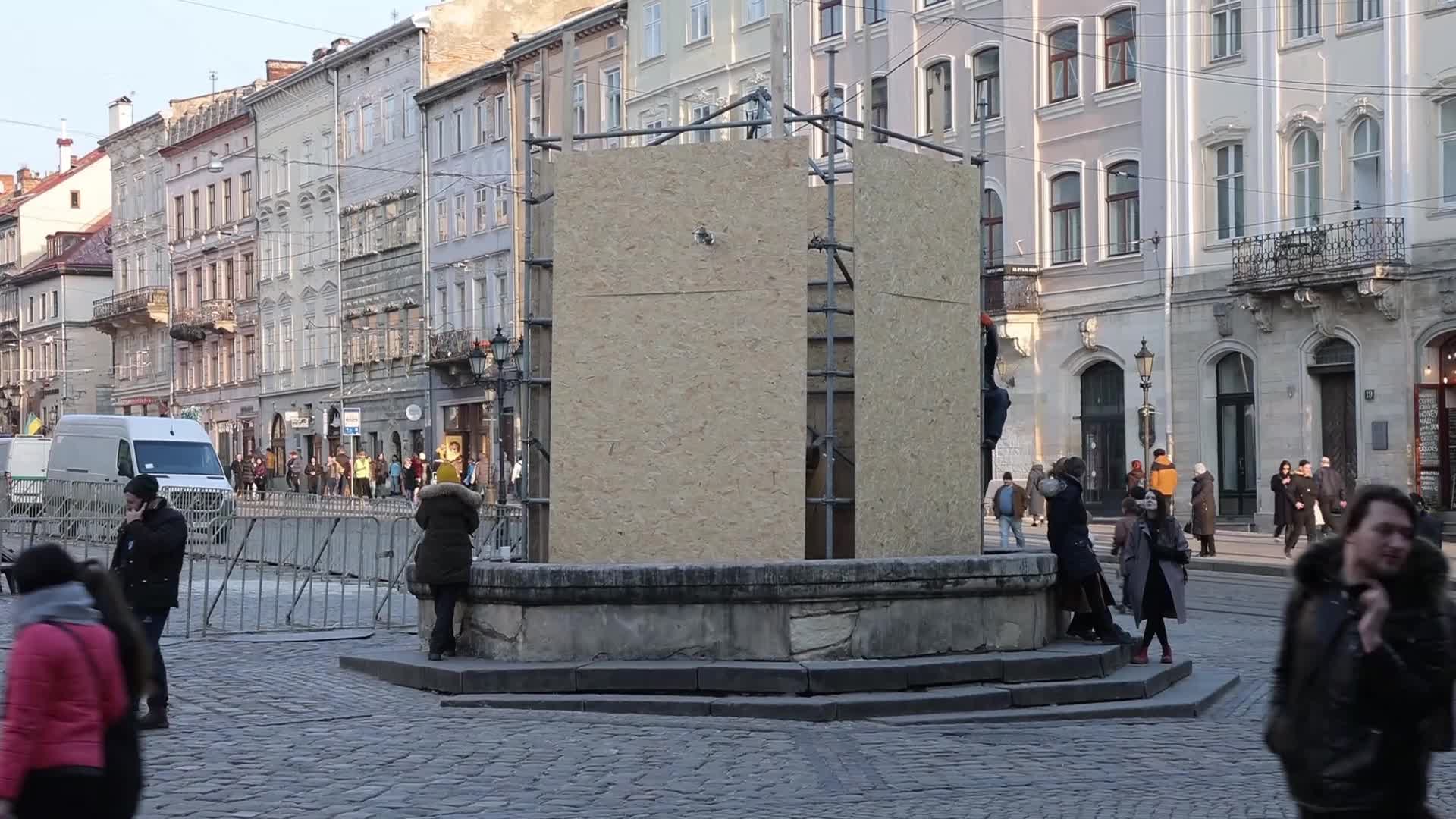 Statues and latin church protection in Lviv amid Russian invasion