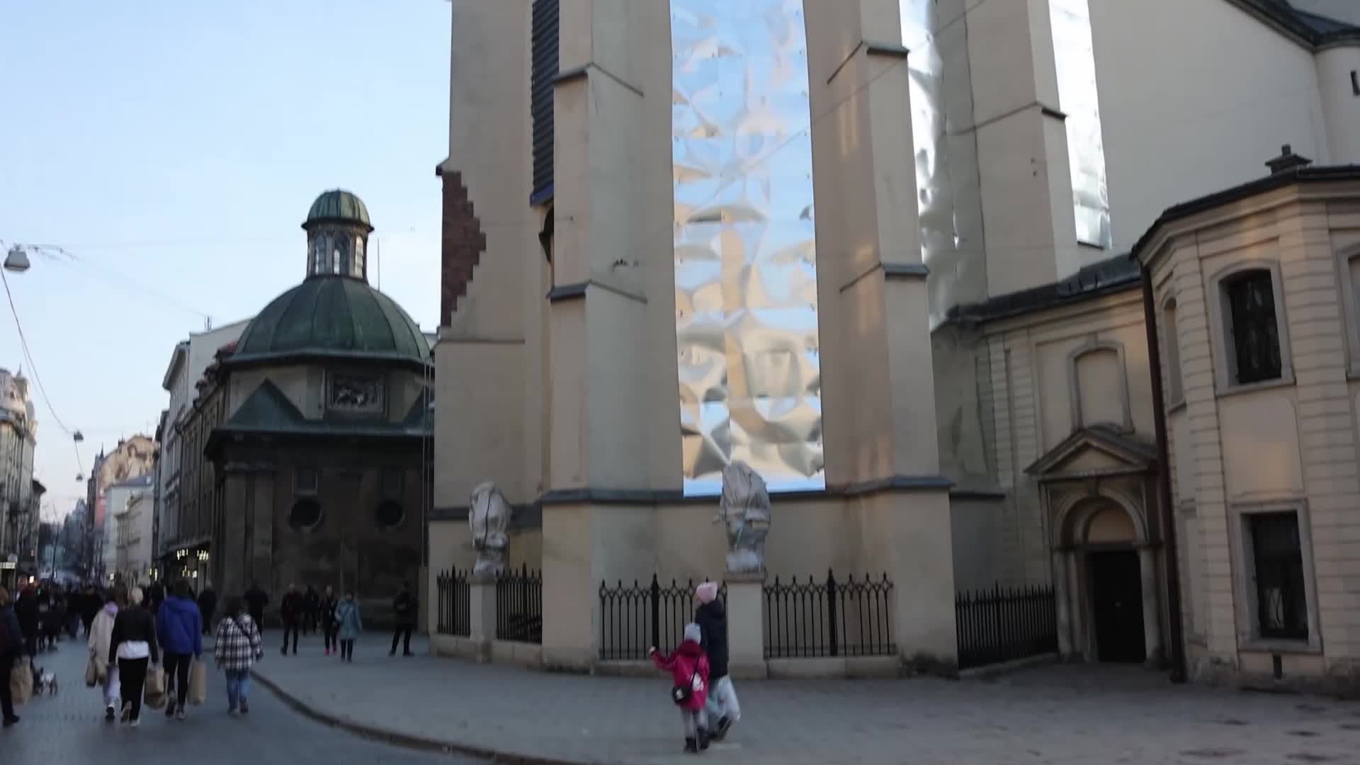Statues and latin church protection in Lviv amid Russian invasion