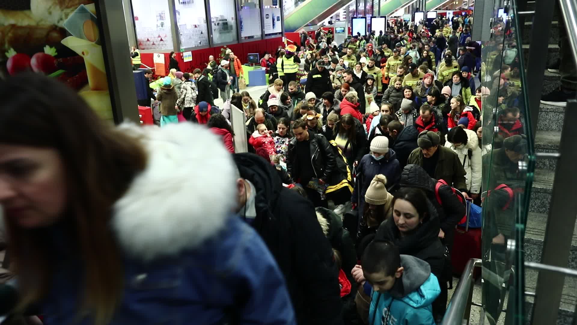 People Flee Ukraine Due Russian Attacks