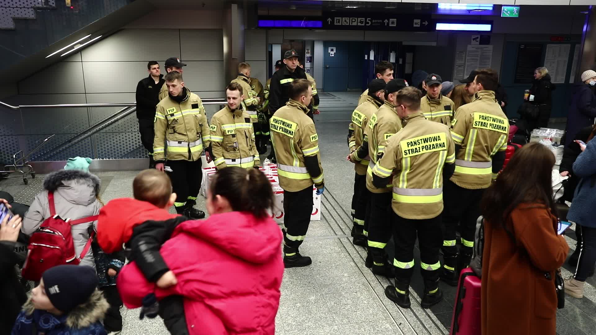 People Flee Ukraine Due Russian Attacks