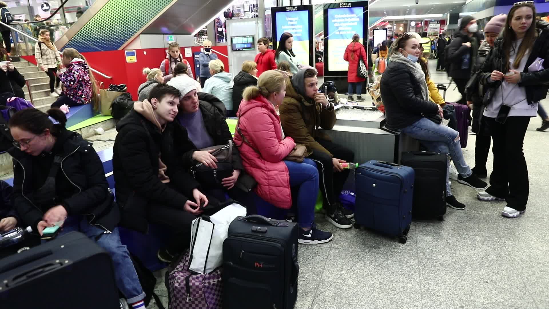 People Flee Ukraine Due Russian Attacks