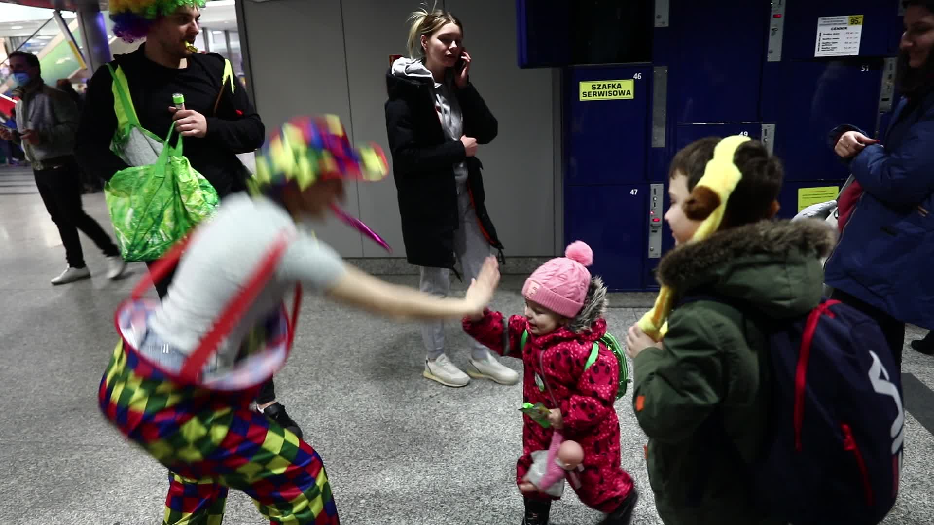 People Flee Ukraine Due Russian Attacks