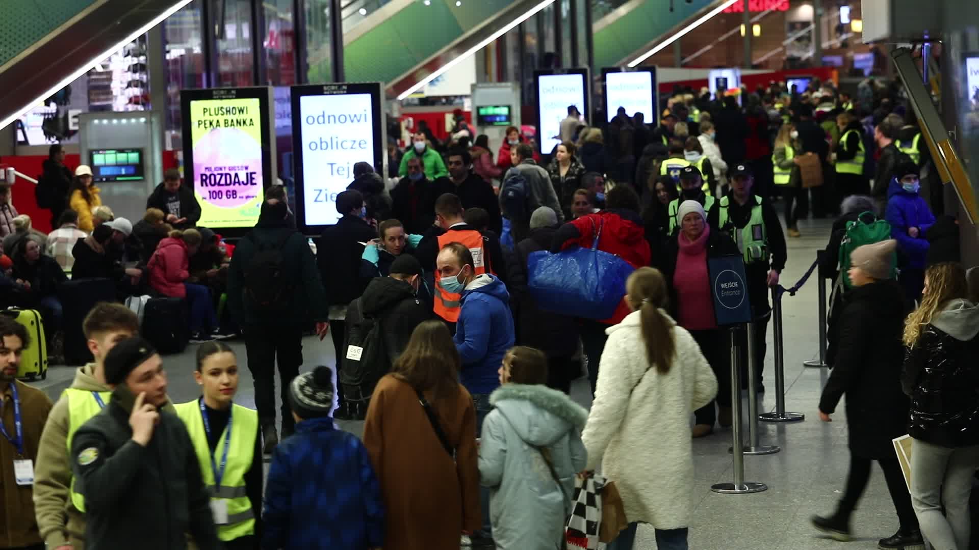 People Flee Ukraine Due Russian Attacks