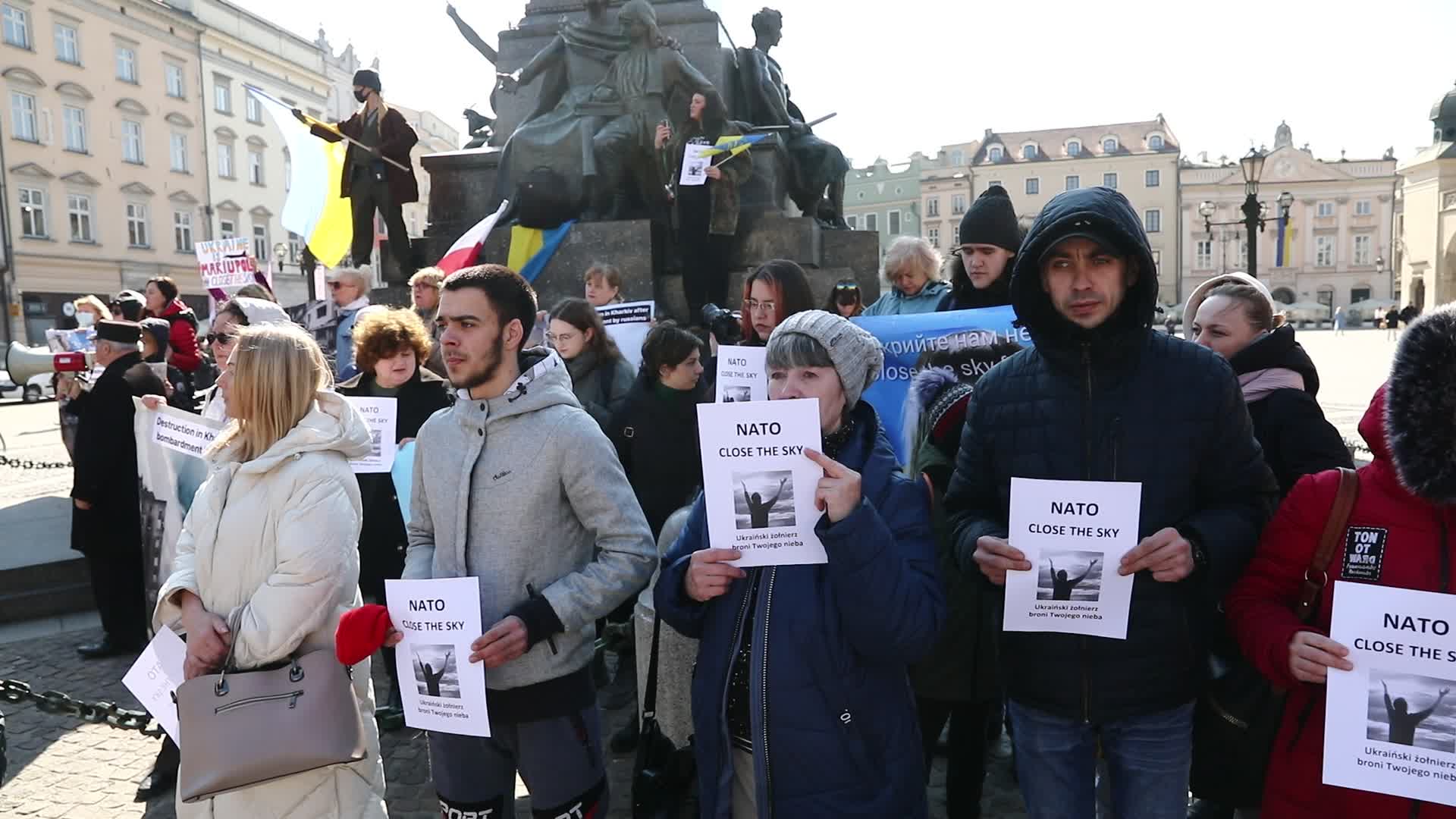 People Flee Ukraine Due Russian Attacks