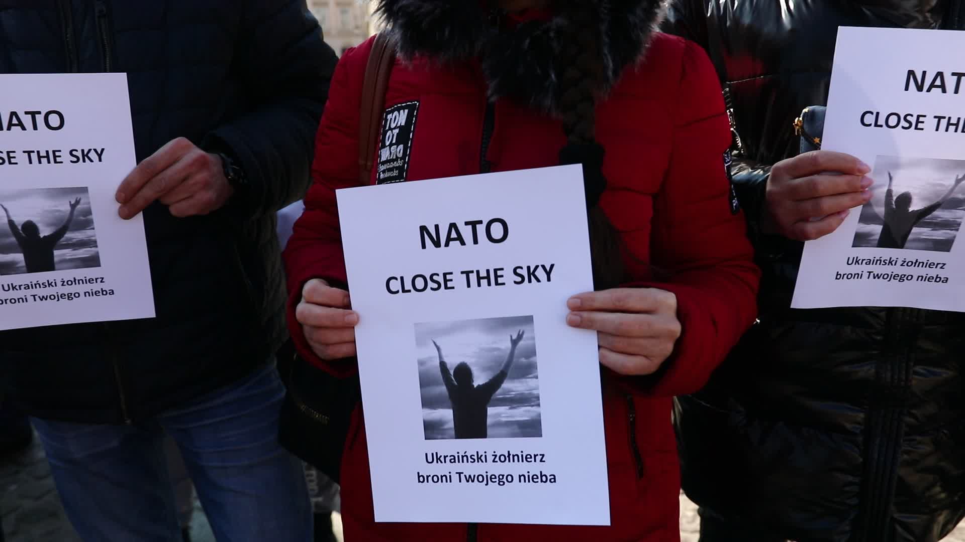 People Flee Ukraine Due Russian Attacks