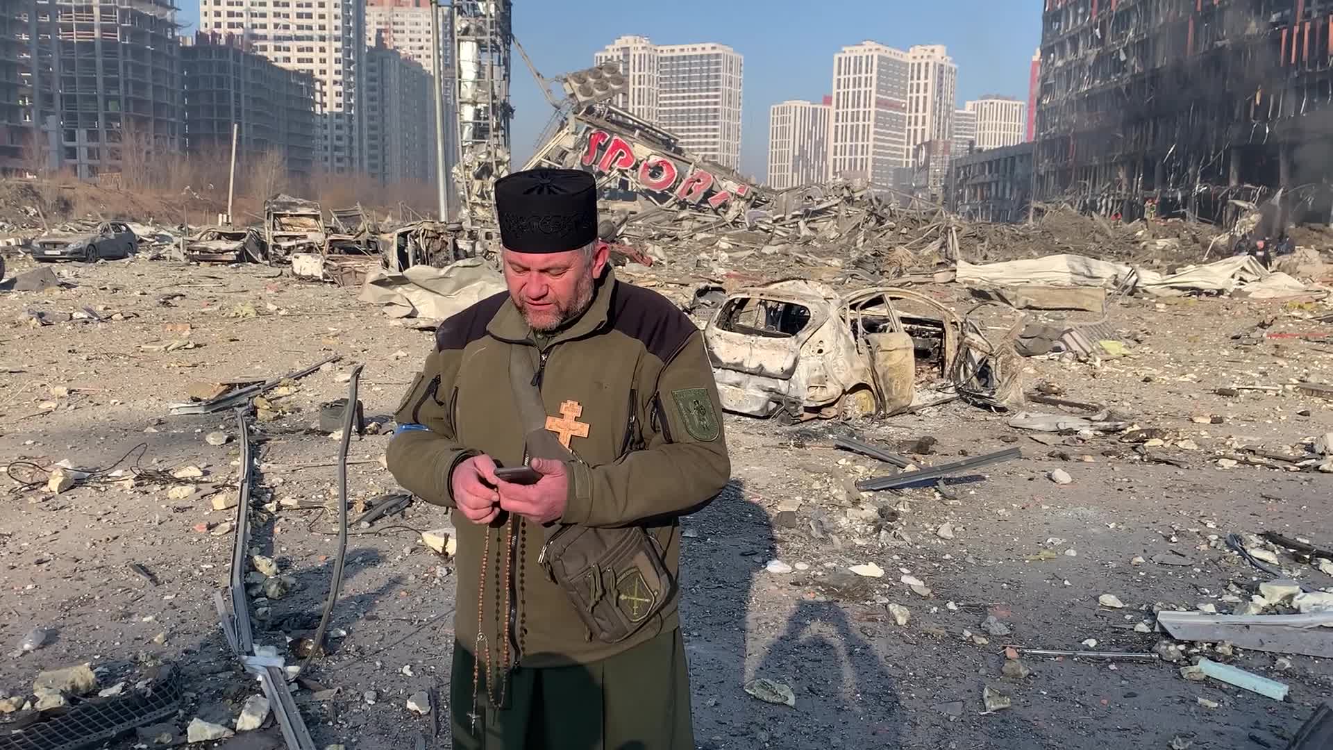 Russian missile strike on shopping center in Kyiv