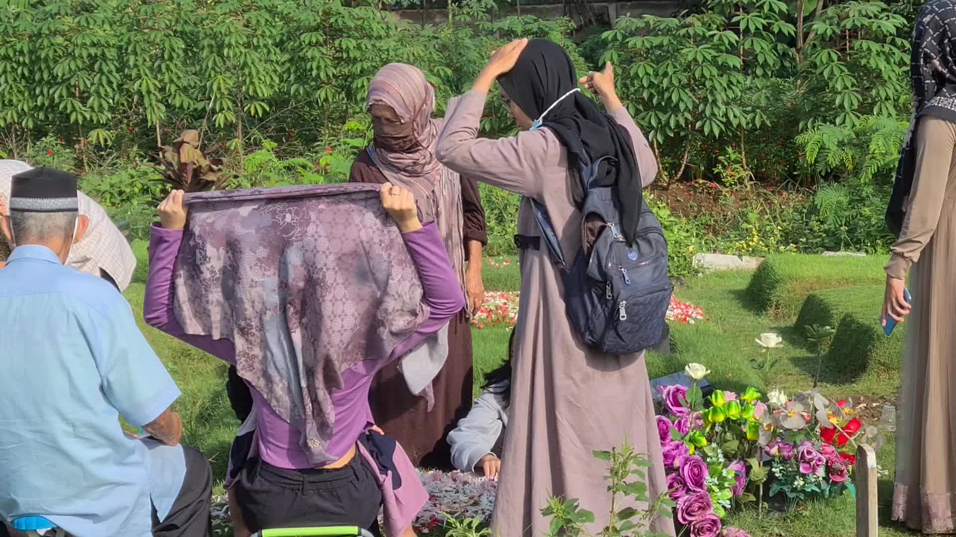 Pilgrimage To COVID-19 Graveyard Ahead Of Ramadan