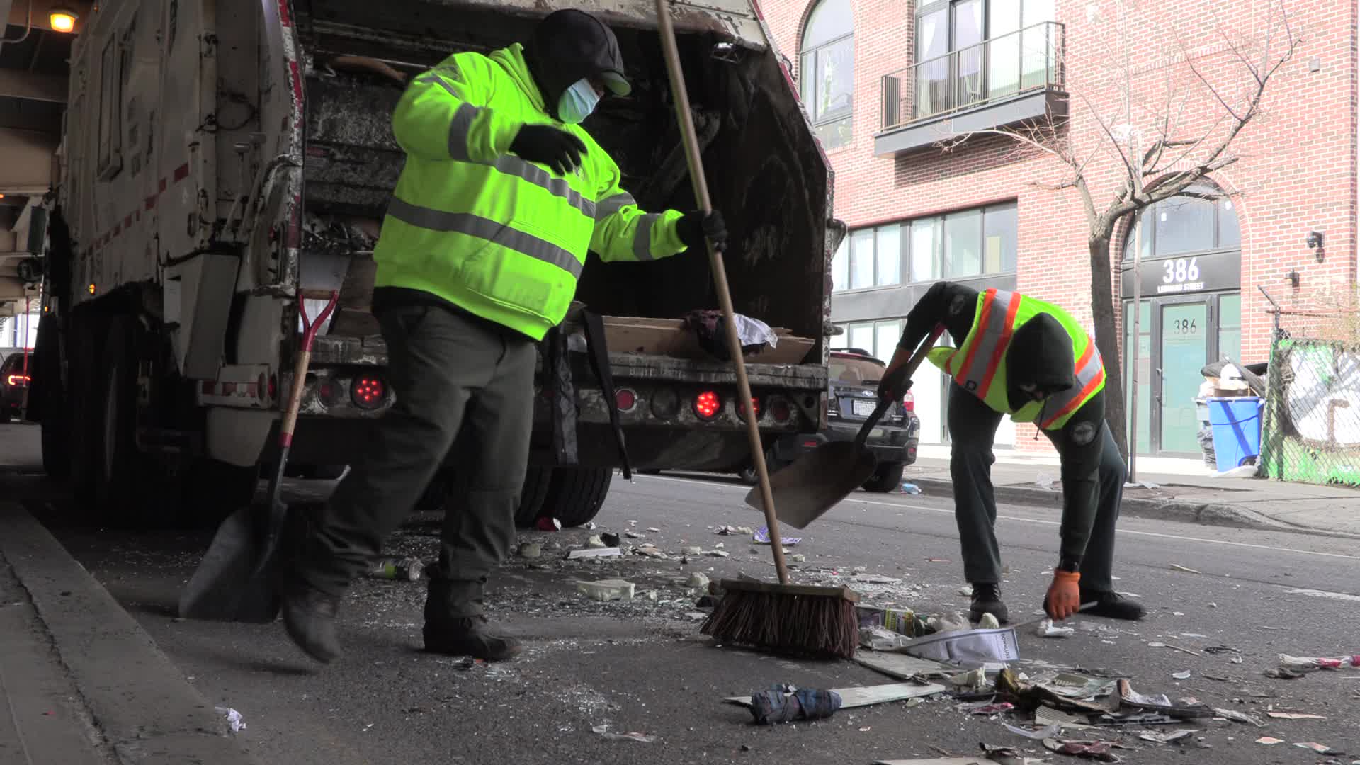NYC: Homeless encampment cleared out by DSNY and NYPD