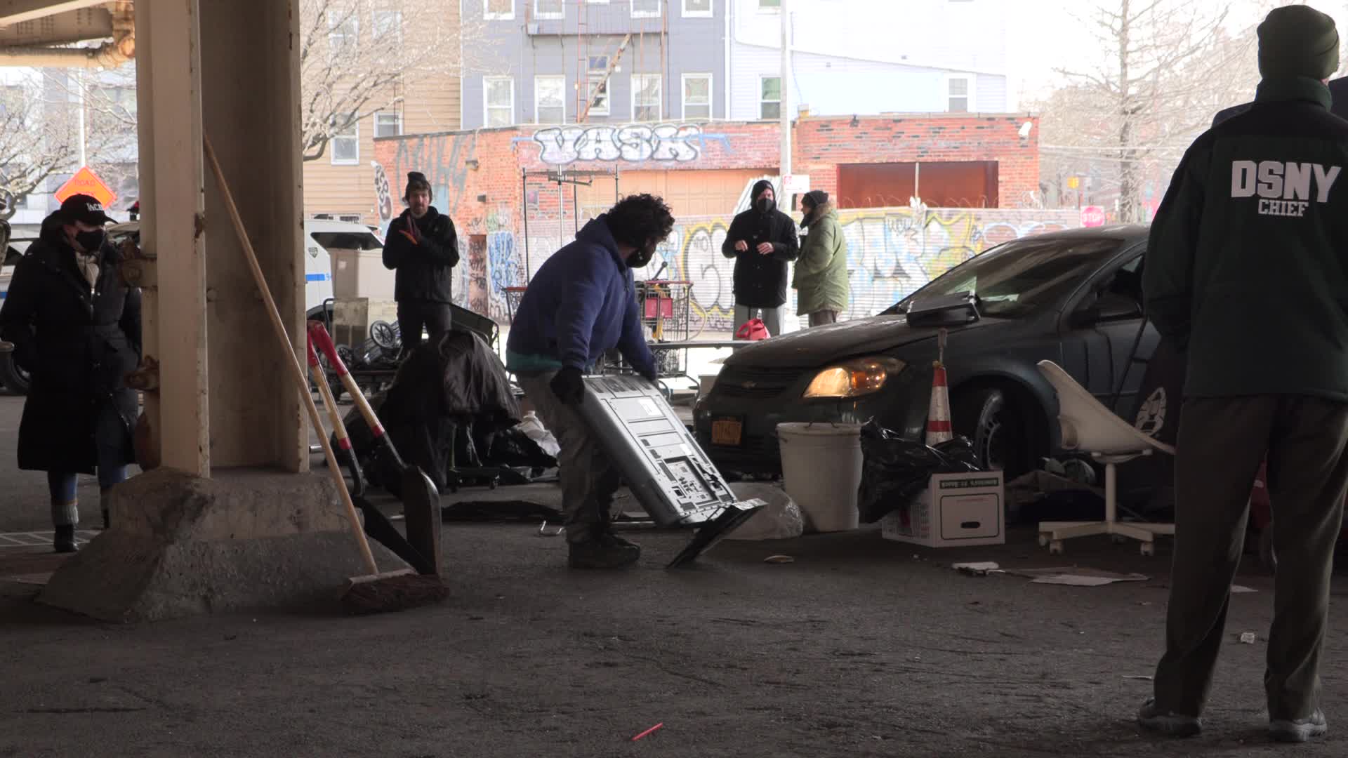 NYC: Homeless encampment cleared out by DSNY and NYPD