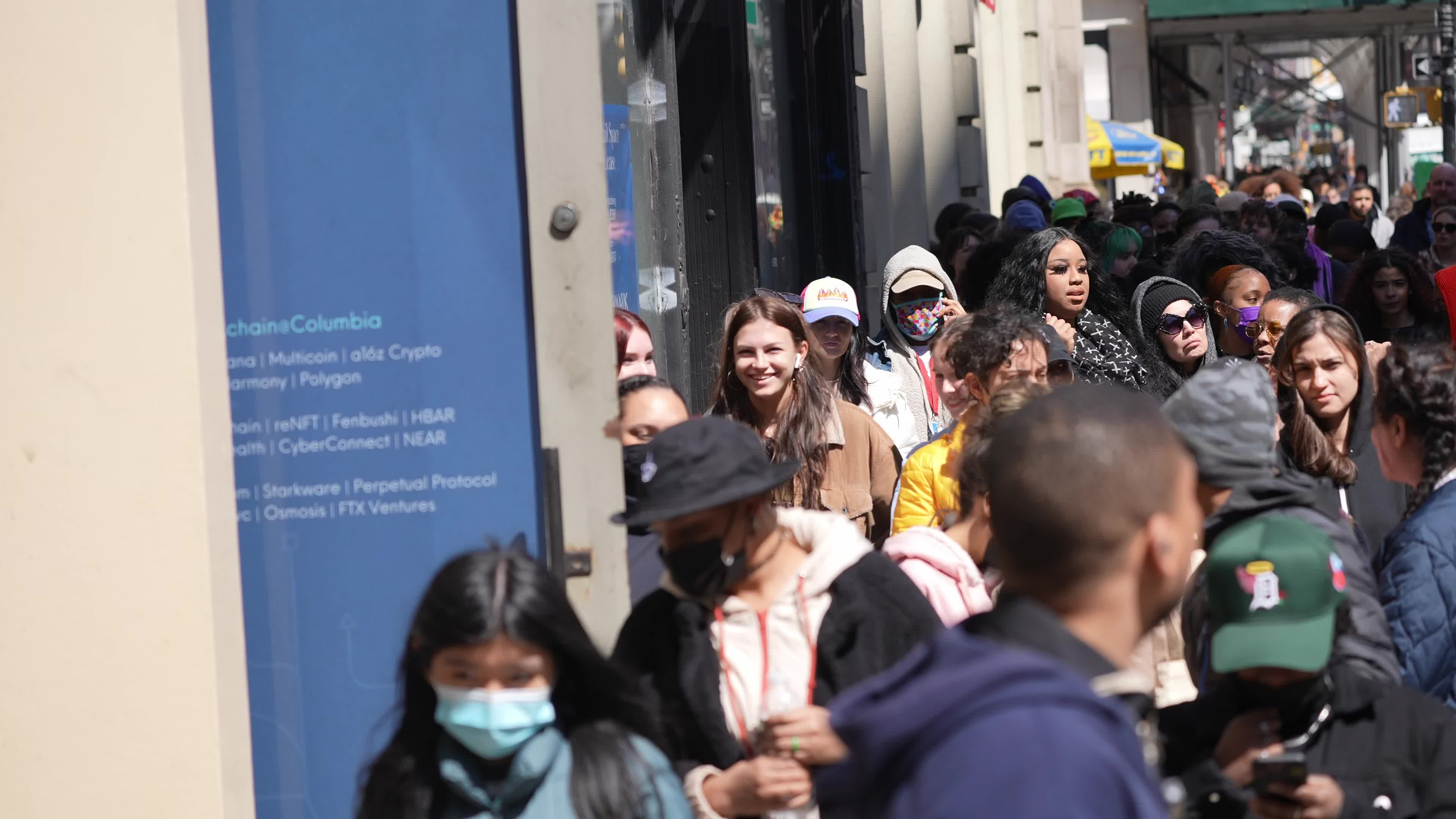 Long Lines at Dolls Kill Sample Sale 