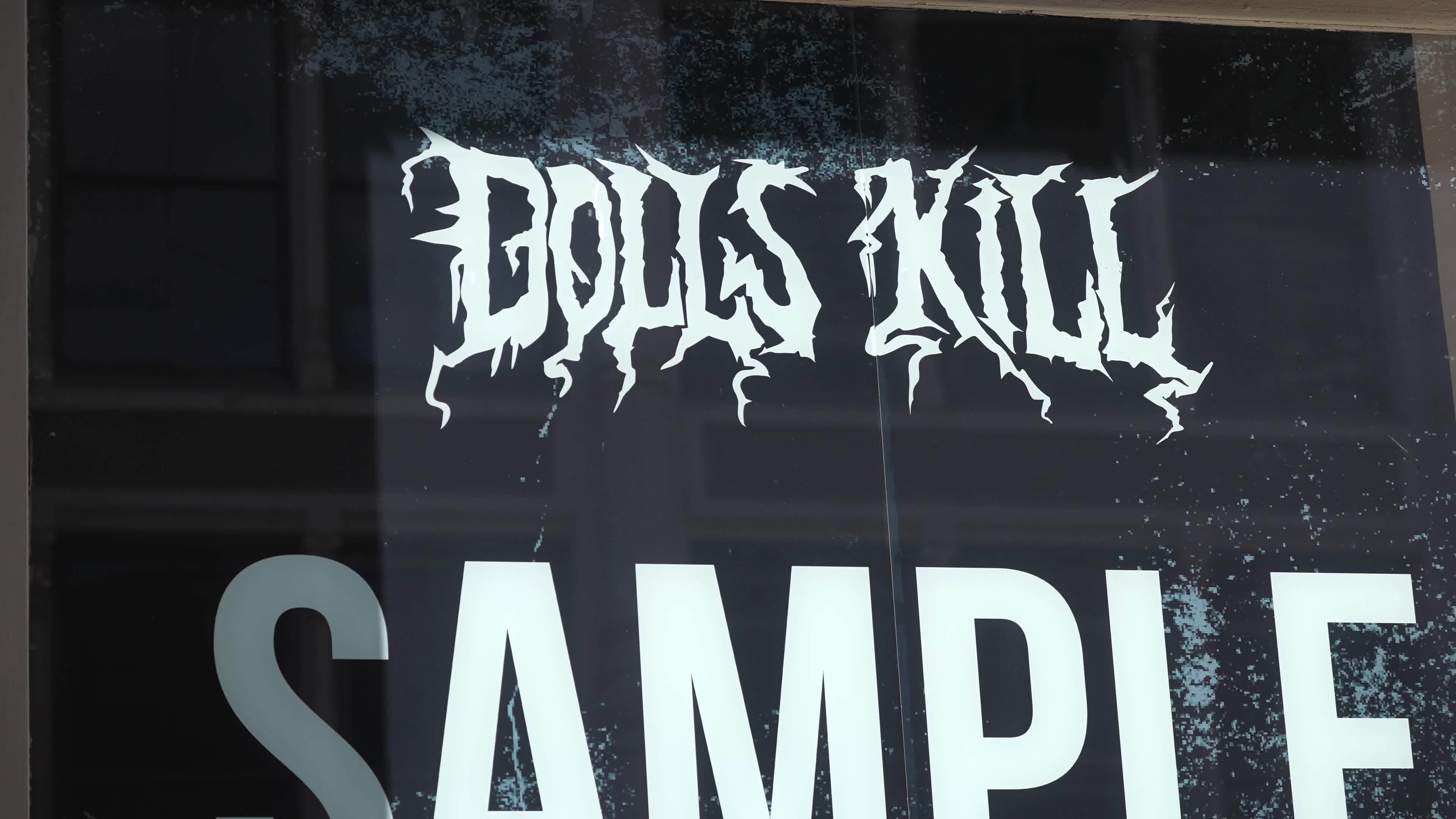 Long Lines at Dolls Kill Sample Sale 