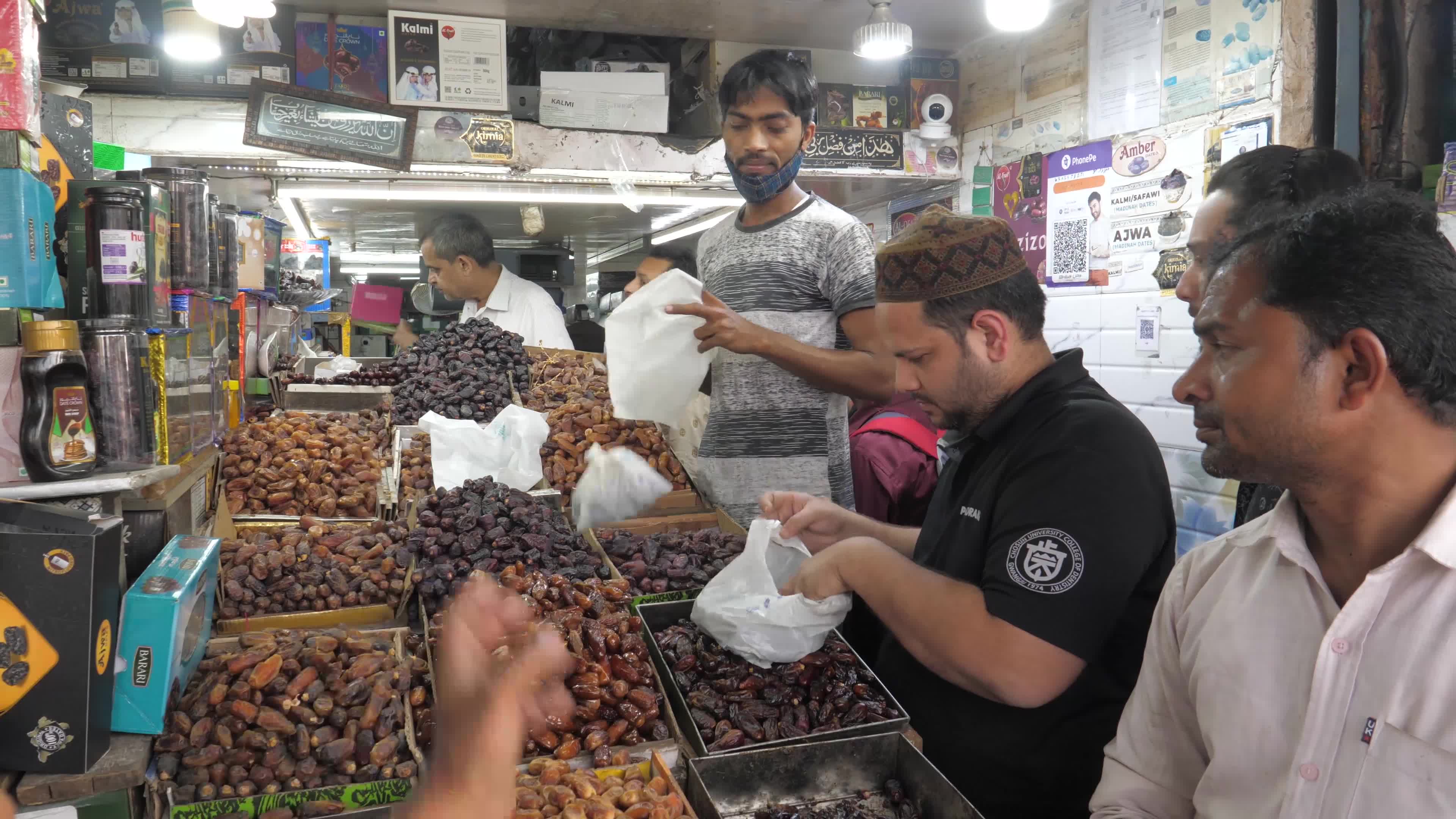 Indian Muslims flock to market in New Delhi ahead of Ramadan.