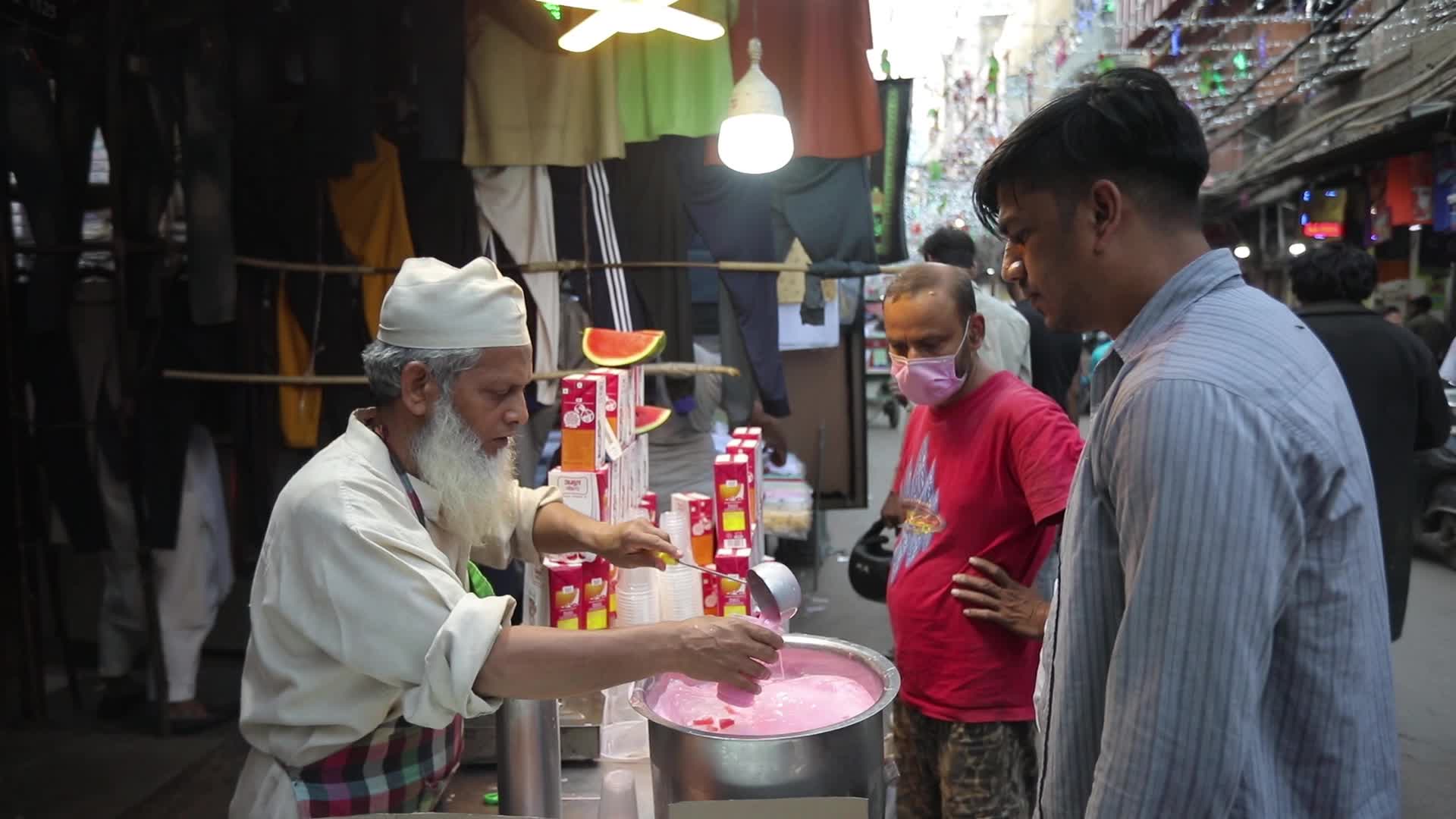 Indian Muslims flock to market in New Delhi ahead of Ramadan.