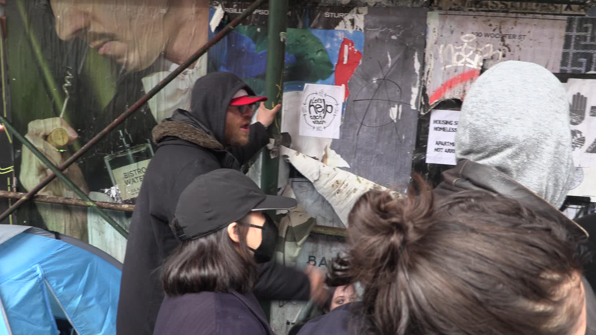 NYC: NYPD and DSNY arrest homeless during sweep