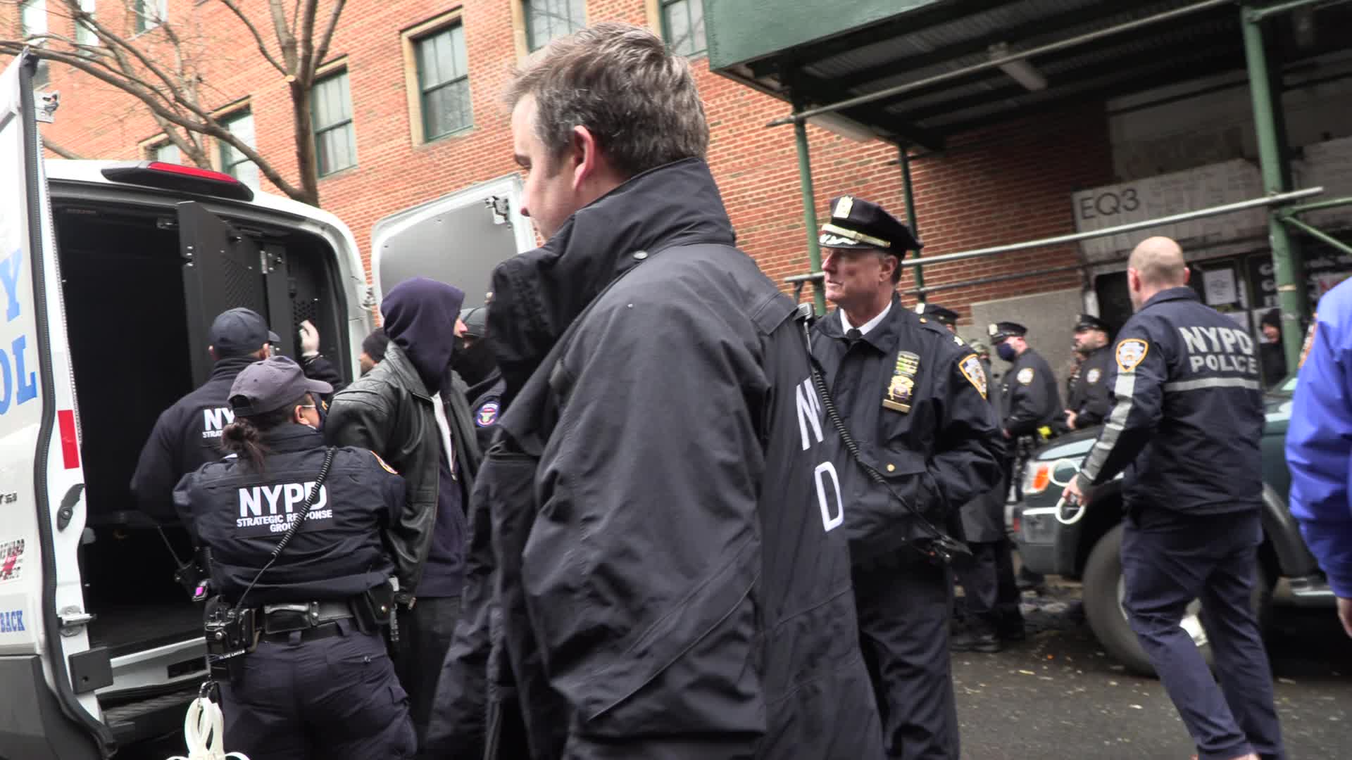 NYC: NYPD and DSNY arrest homeless during sweep