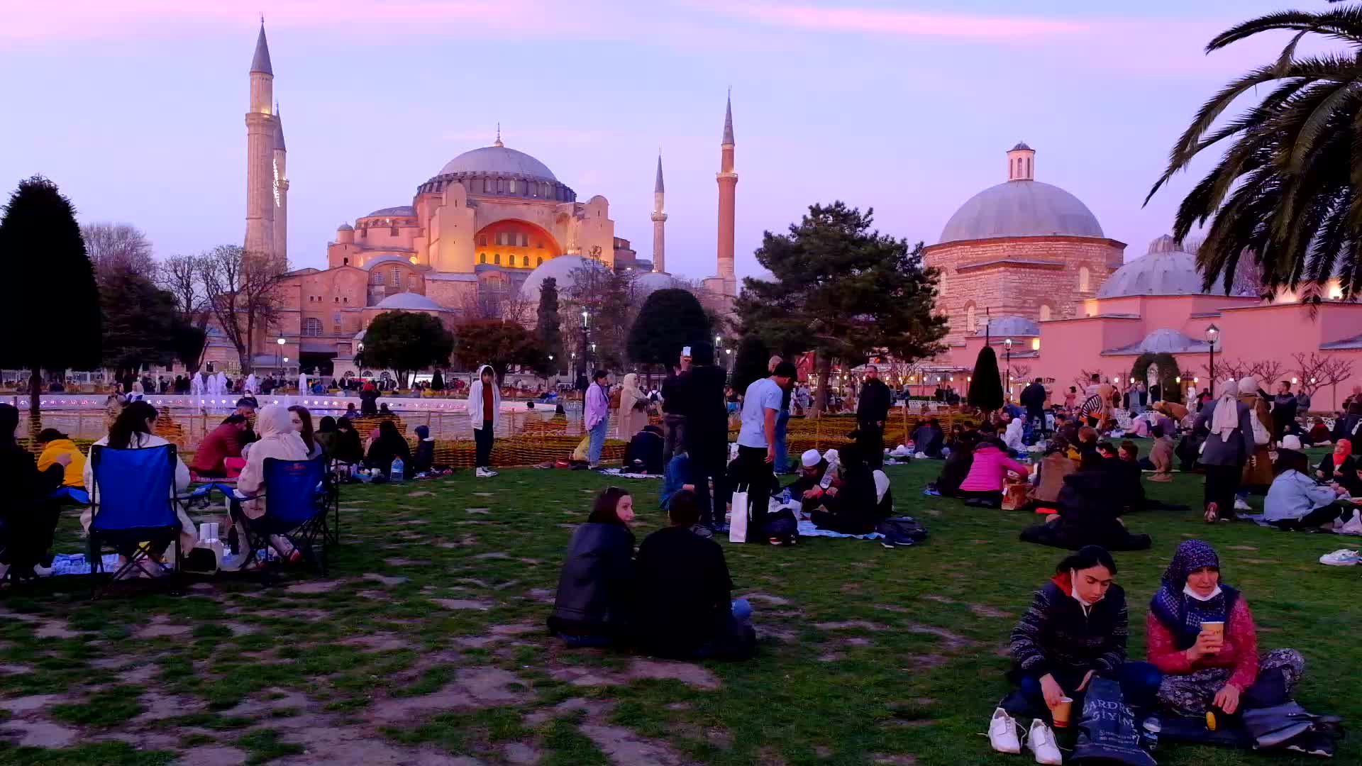 Daily Life In Istanbul, Turkey During the Ramadan