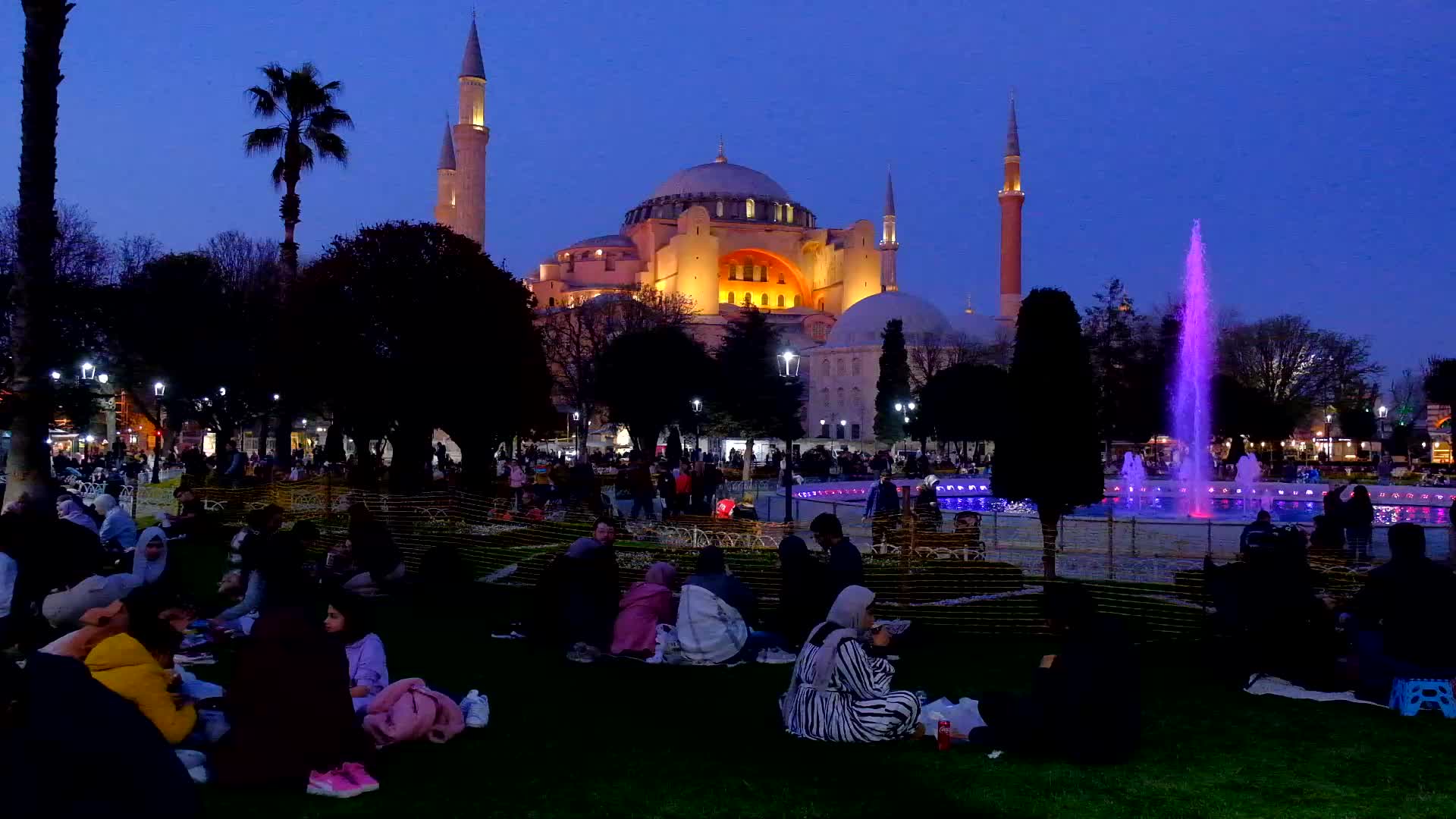 Daily Life In Istanbul, Turkey During the Ramadan