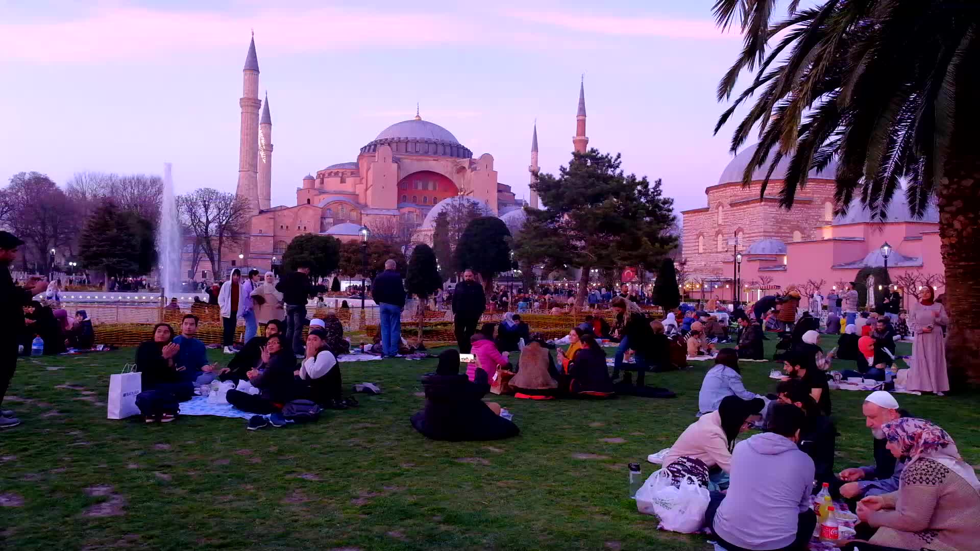 Daily Life In Istanbul, Turkey During the Ramadan