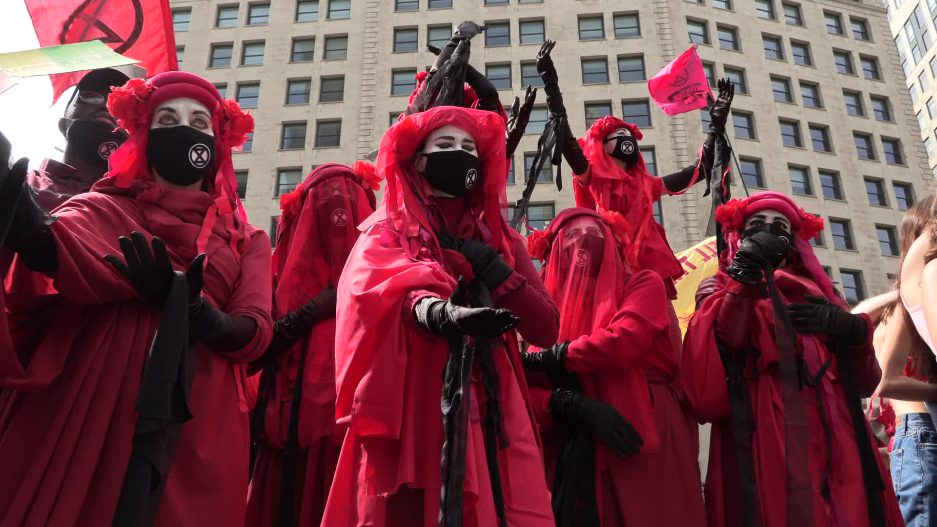 NYC: Thirteen arrested as climate protesters block traffic