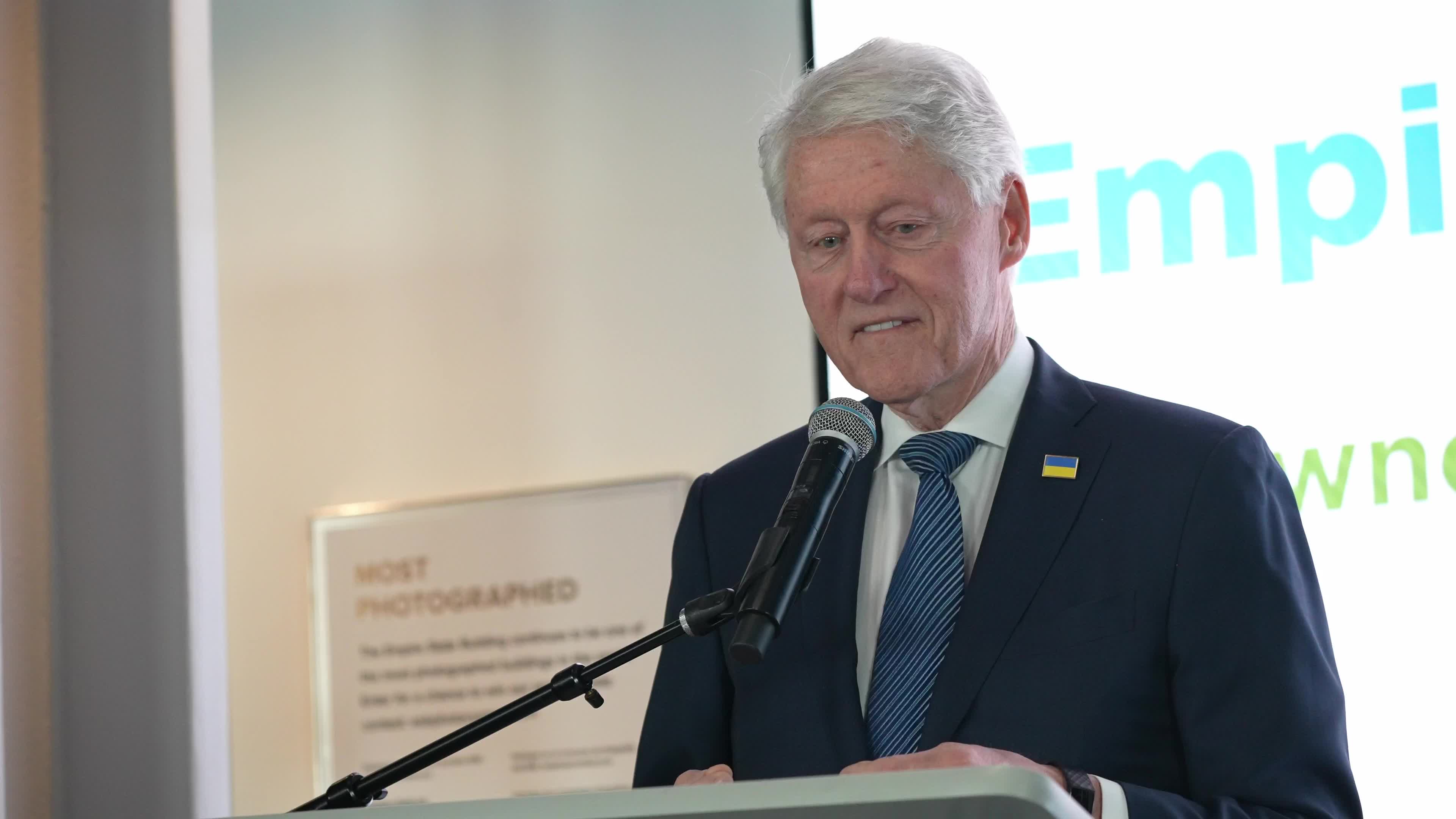 President Bill Clinton, Governor Kathy Hochul And Mayor Eric Adams  Announce Earth Week Initiative At The Empire State Building