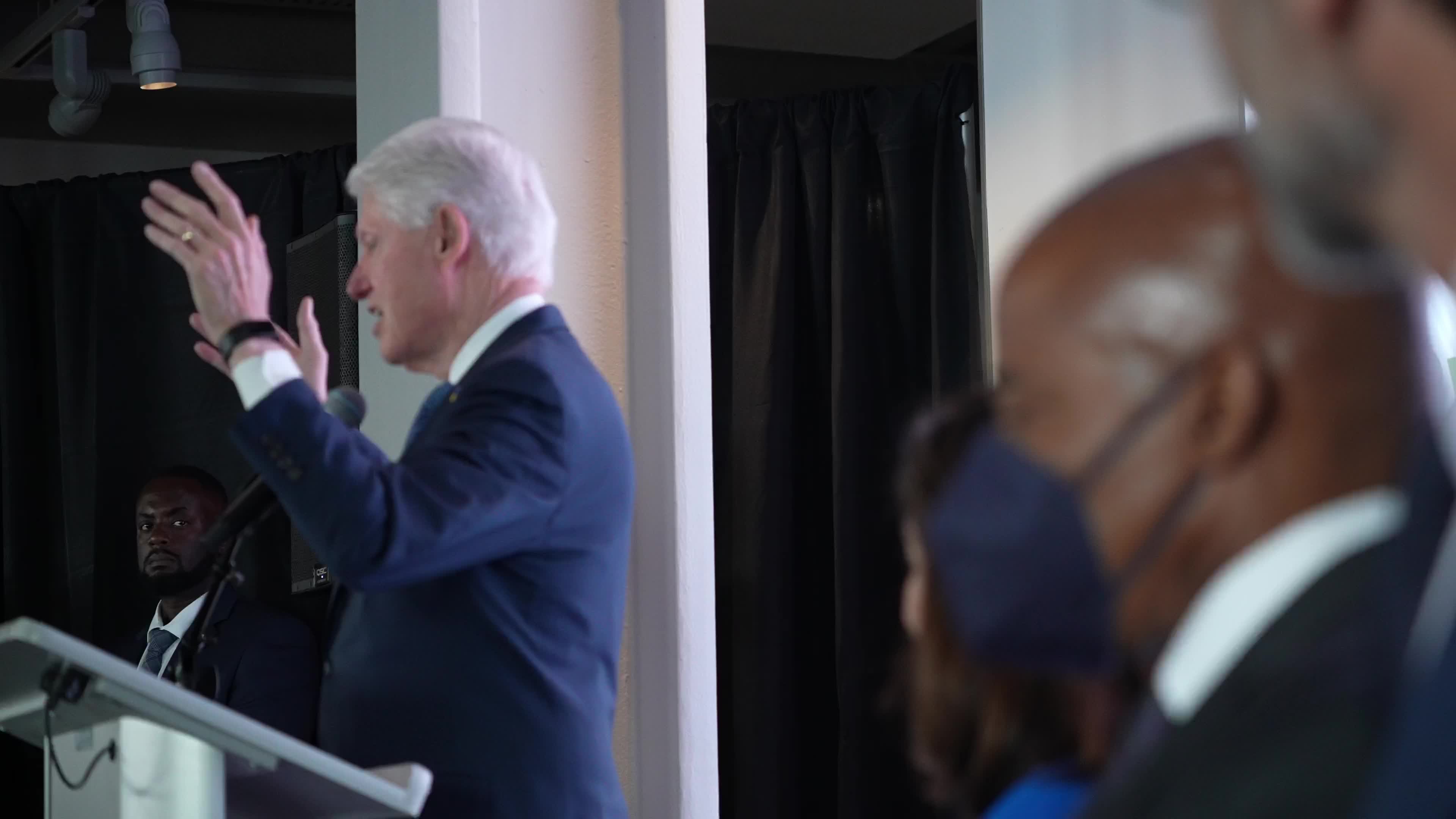 President Bill Clinton, Governor Kathy Hochul And Mayor Eric Adams  Announce Earth Week Initiative At The Empire State Building