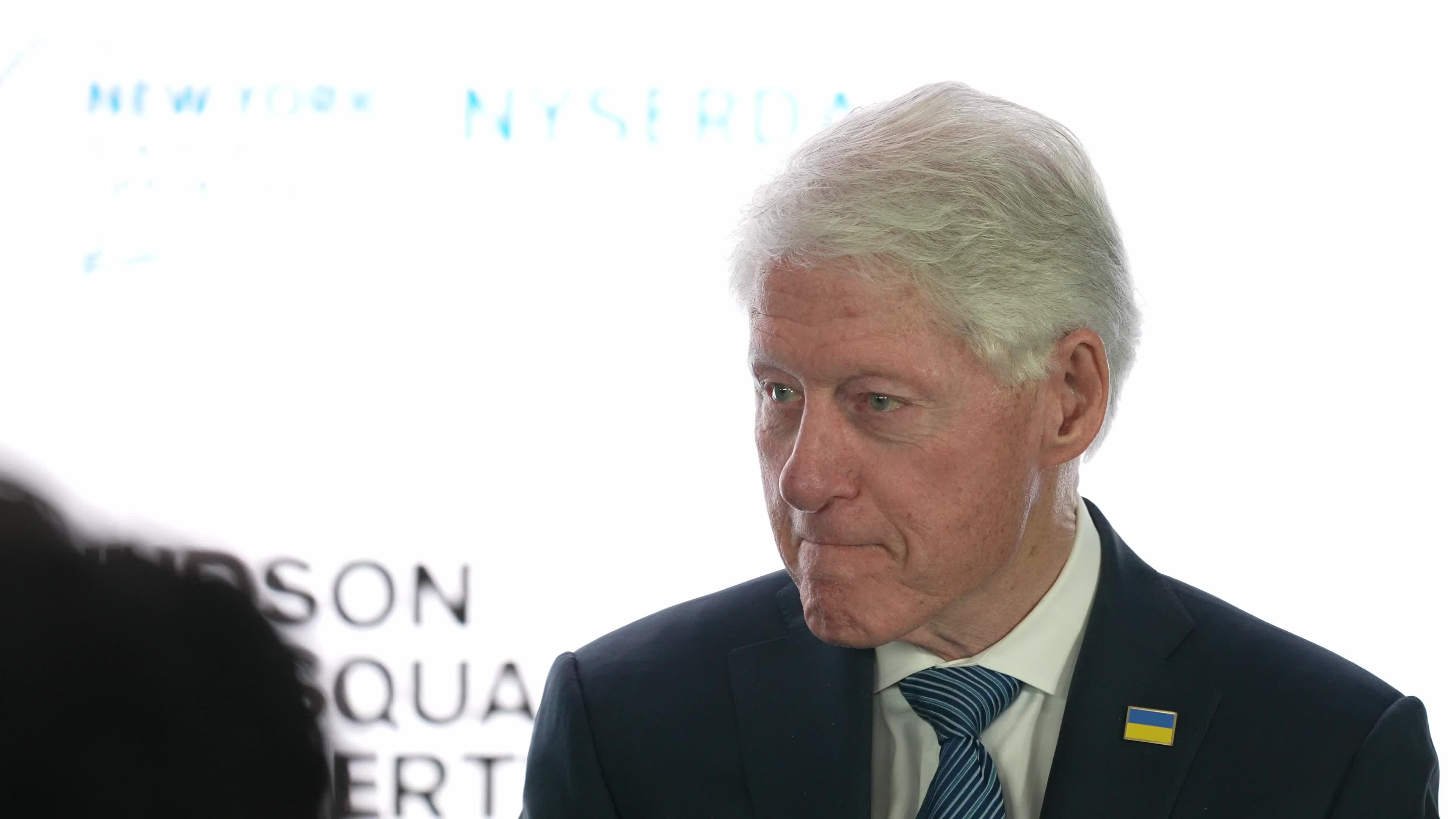 President Bill Clinton, Governor Kathy Hochul And Mayor Eric Adams  Announce Earth Week Initiative At The Empire State Building