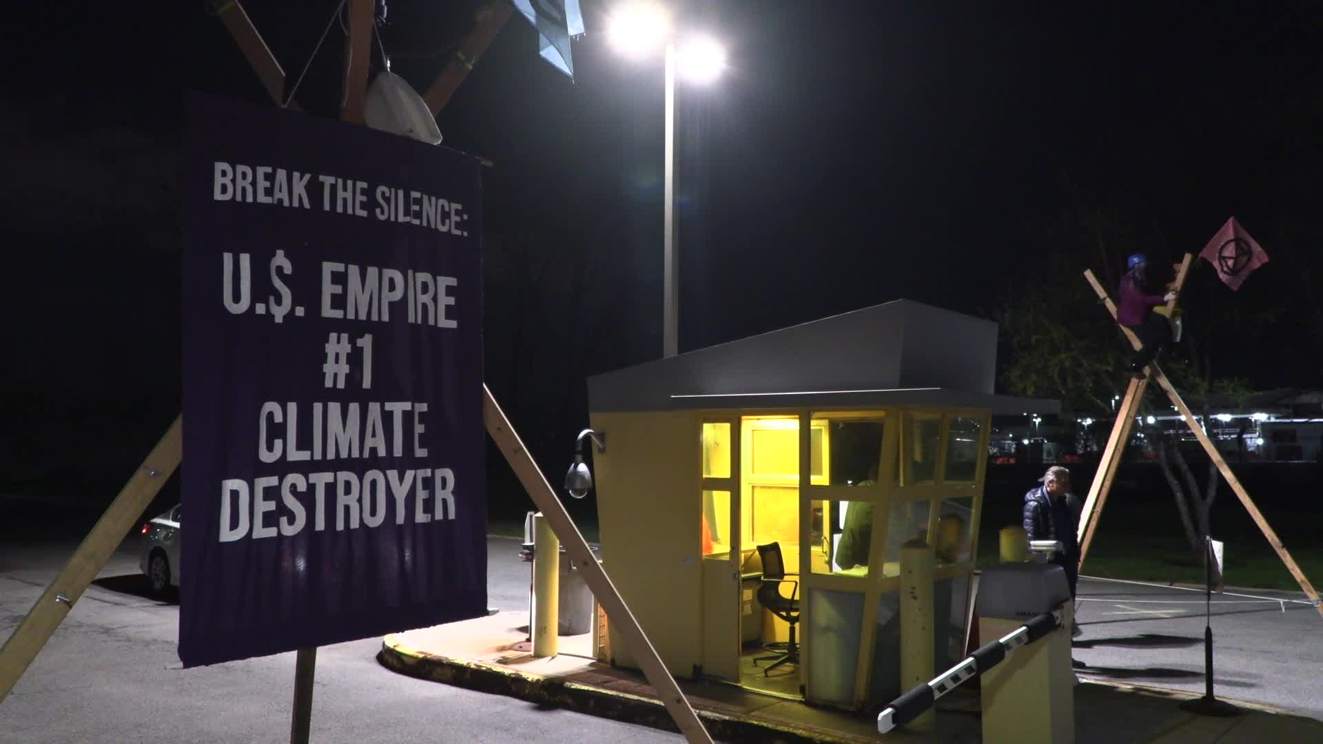 NYC: Climate protesters arrested after blockading New York Times distribution center
