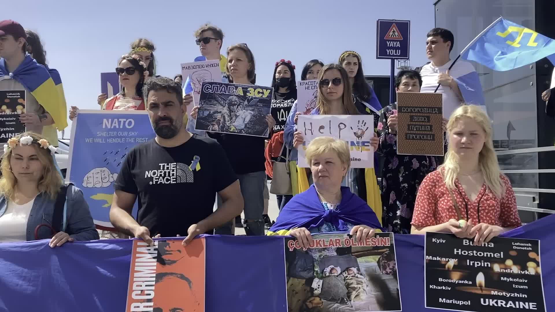 Ukranians In Istanbul Protest Against Russia