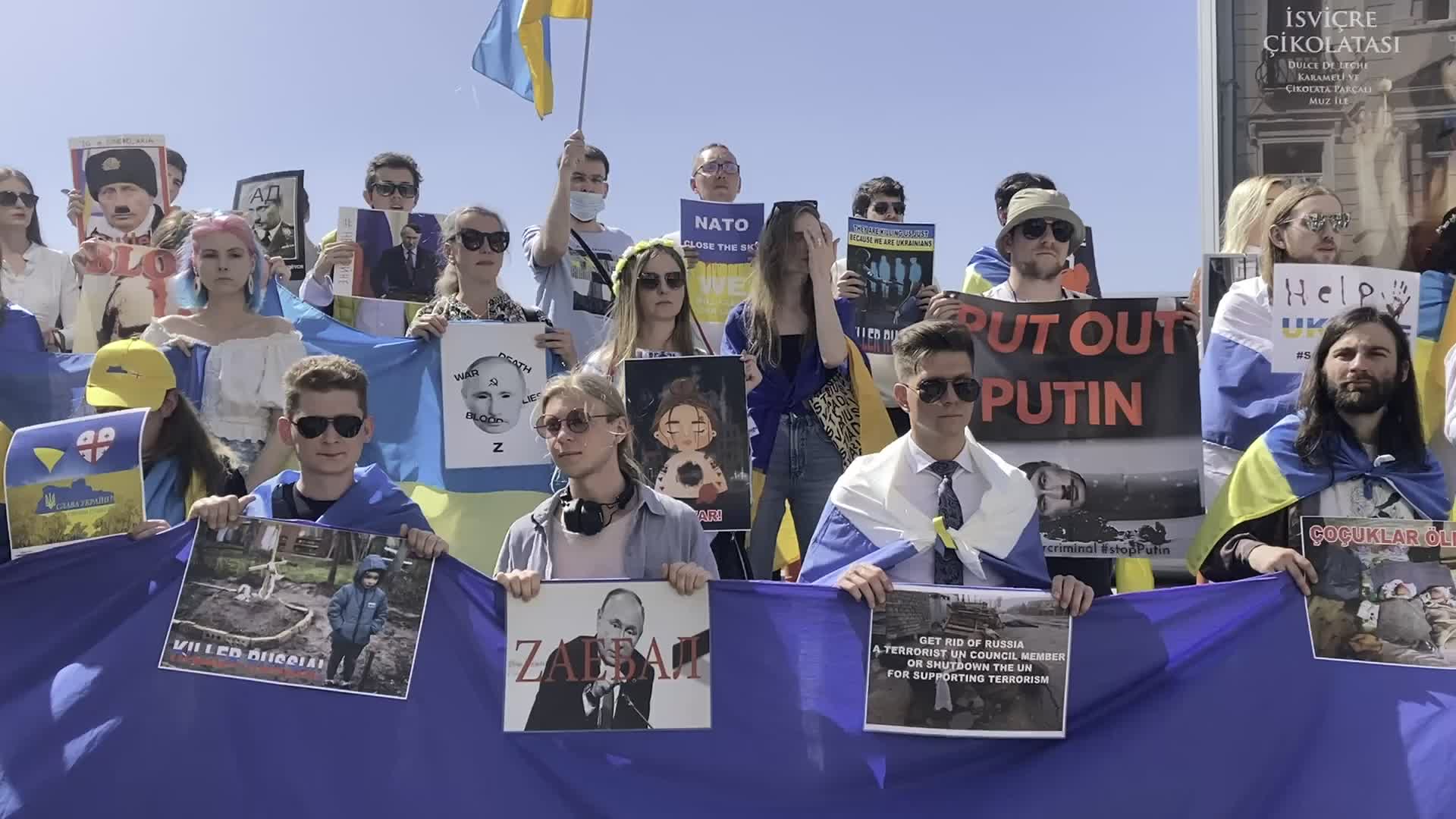 Ukranians In Istanbul Protest Against Russia