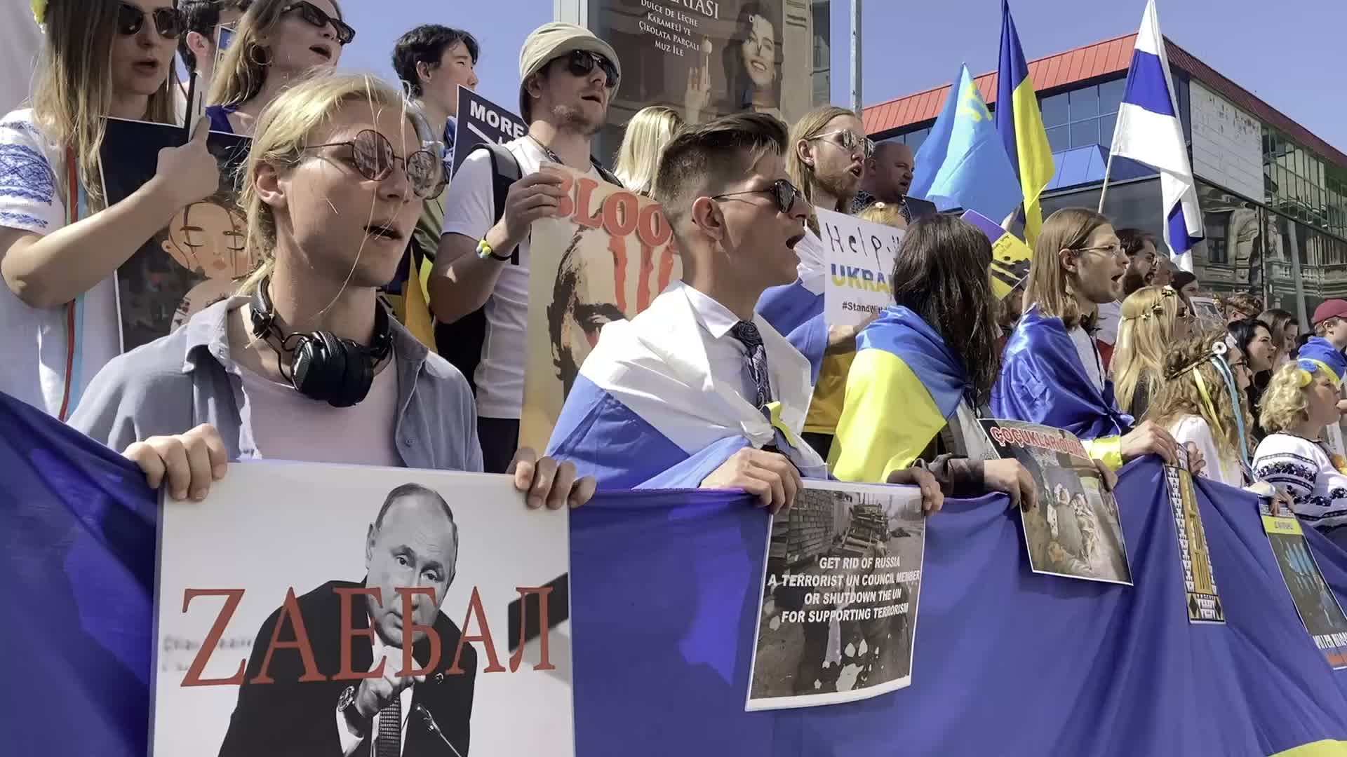 Ukranians In Istanbul Protest Against Russia