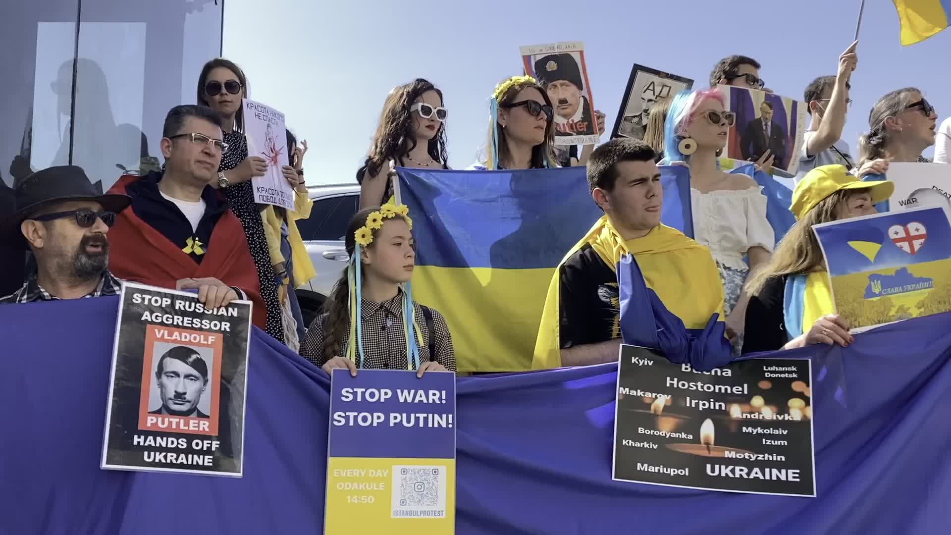 Ukranians In Istanbul Protest Against Russia