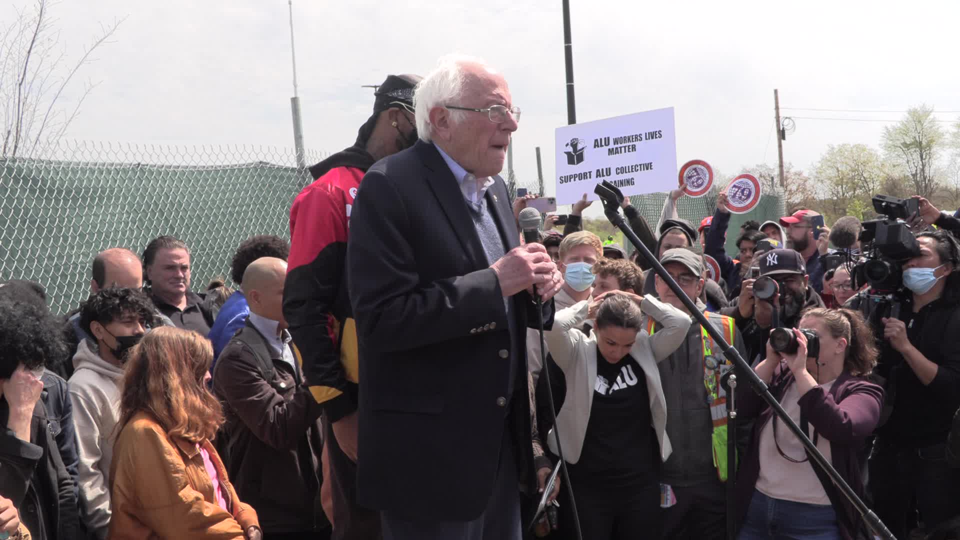NYC: Bernie and AOC join Amazon Labor Union for rally