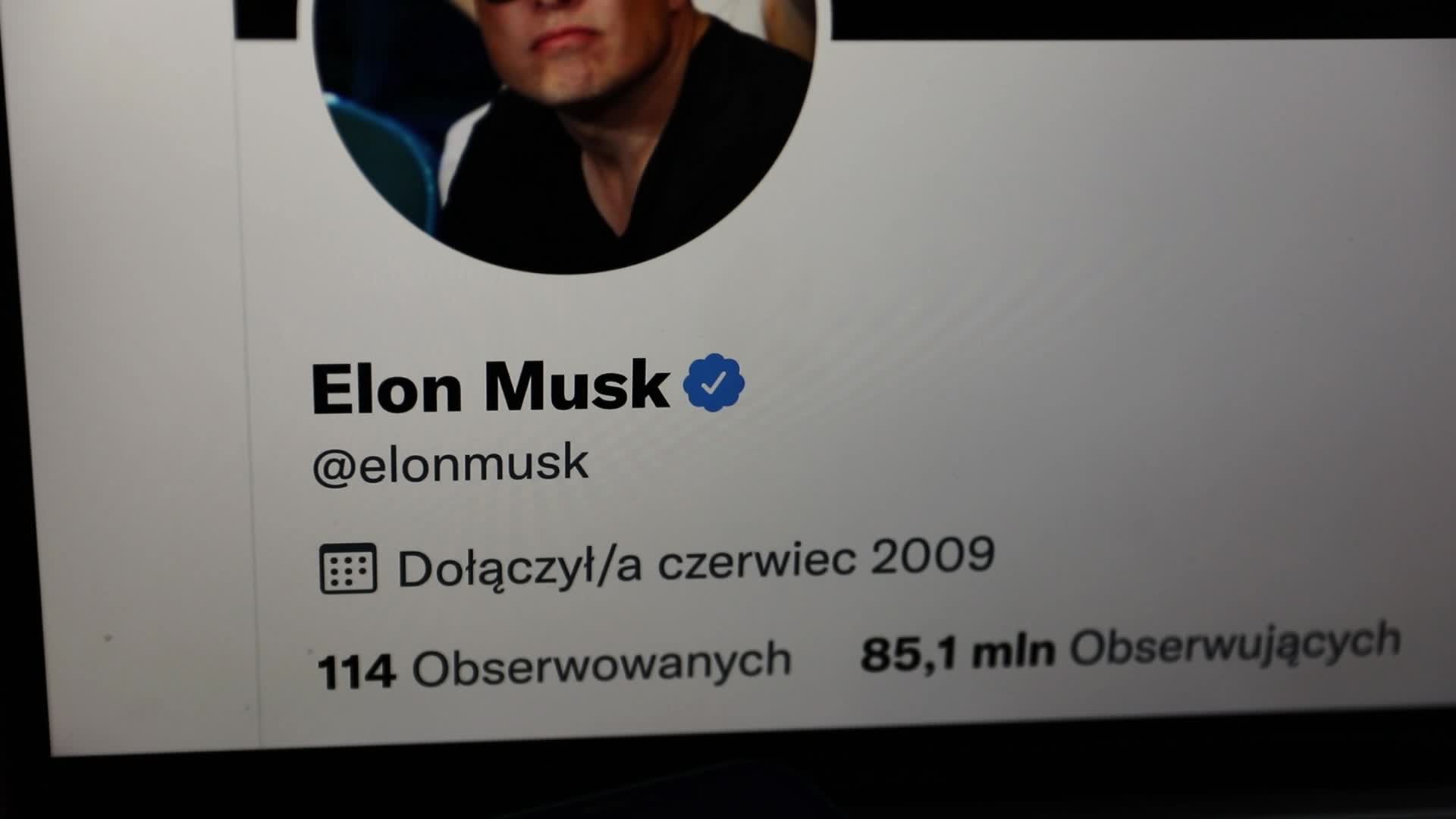 Elon Musk Acquires Twitter