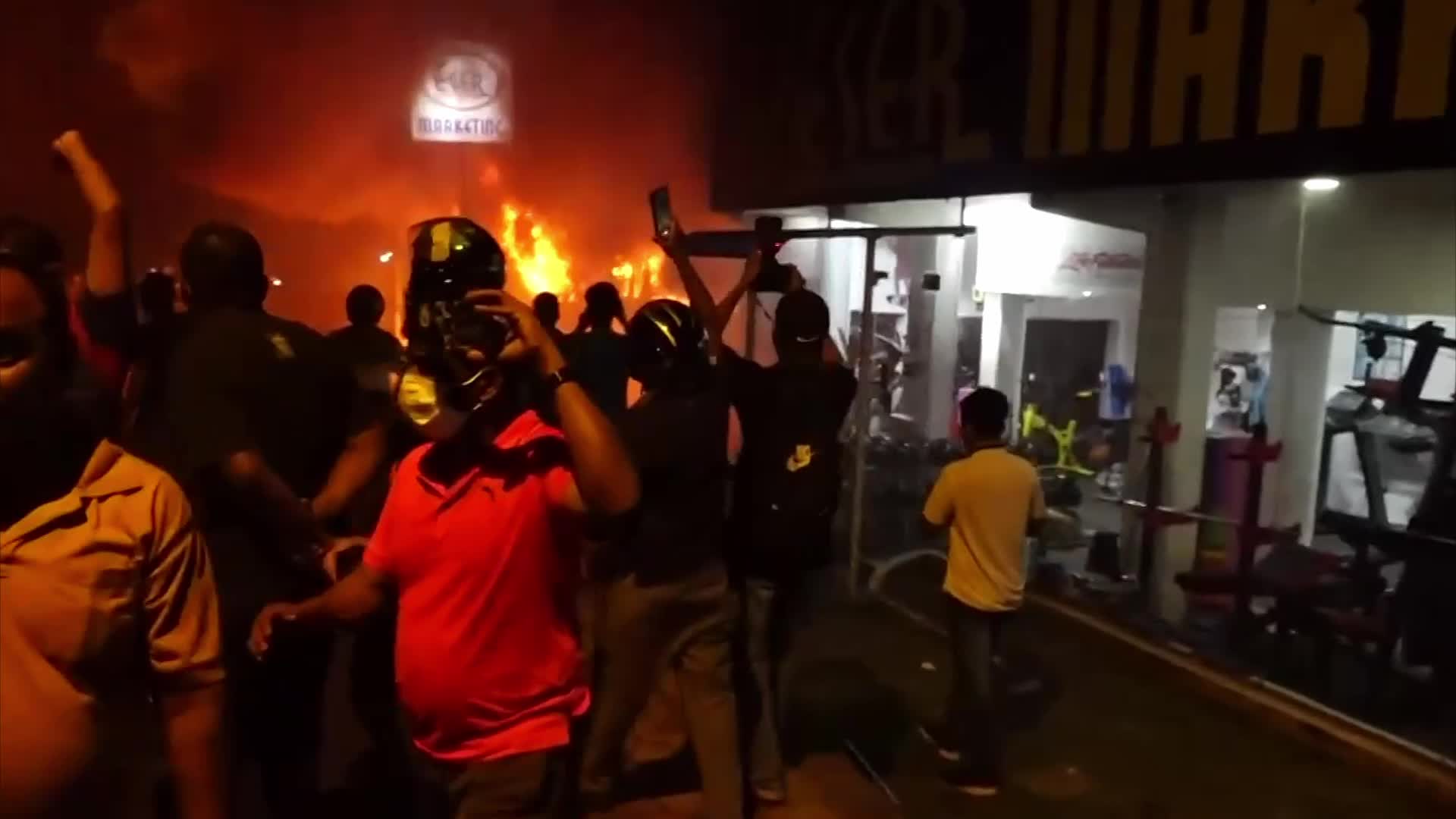Protester clash with polices and military, demonstrating against Sri Lanka President 