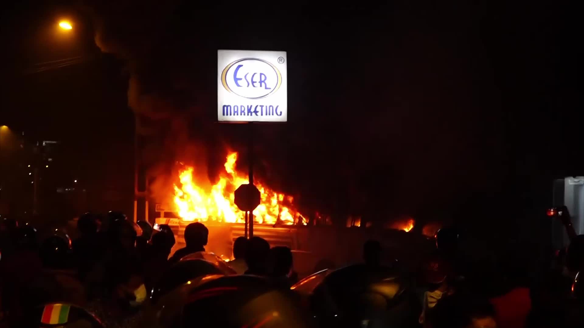 Protester clash with polices and military, demonstrating against Sri Lanka President 