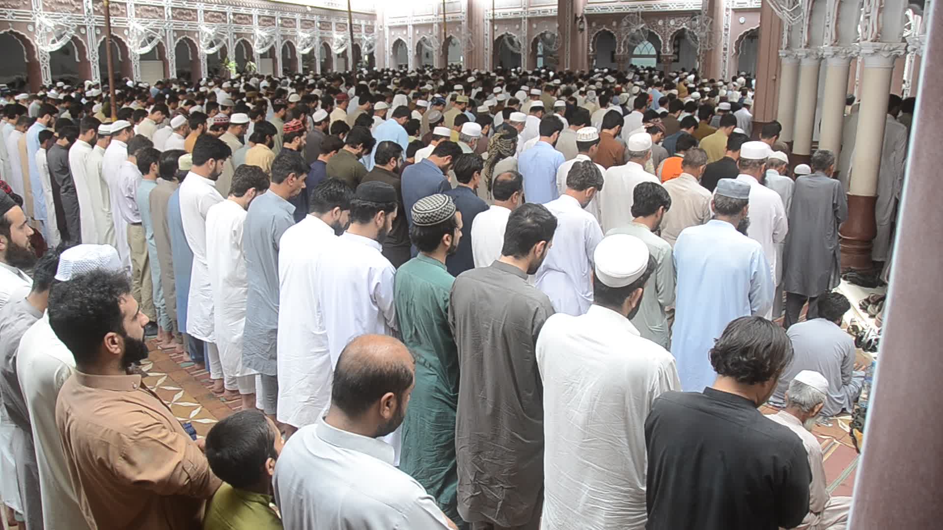 Last Friday prayer of Ramadan held in Pakistan