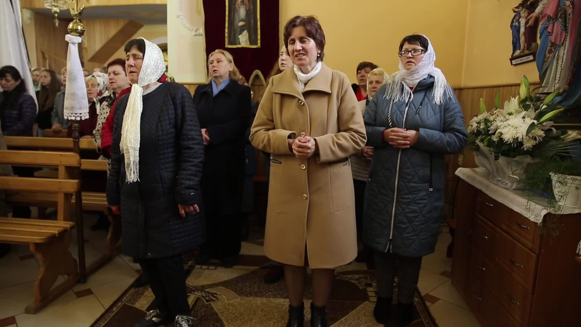 Ukrainian internal refugees celebrate Easter Sunday